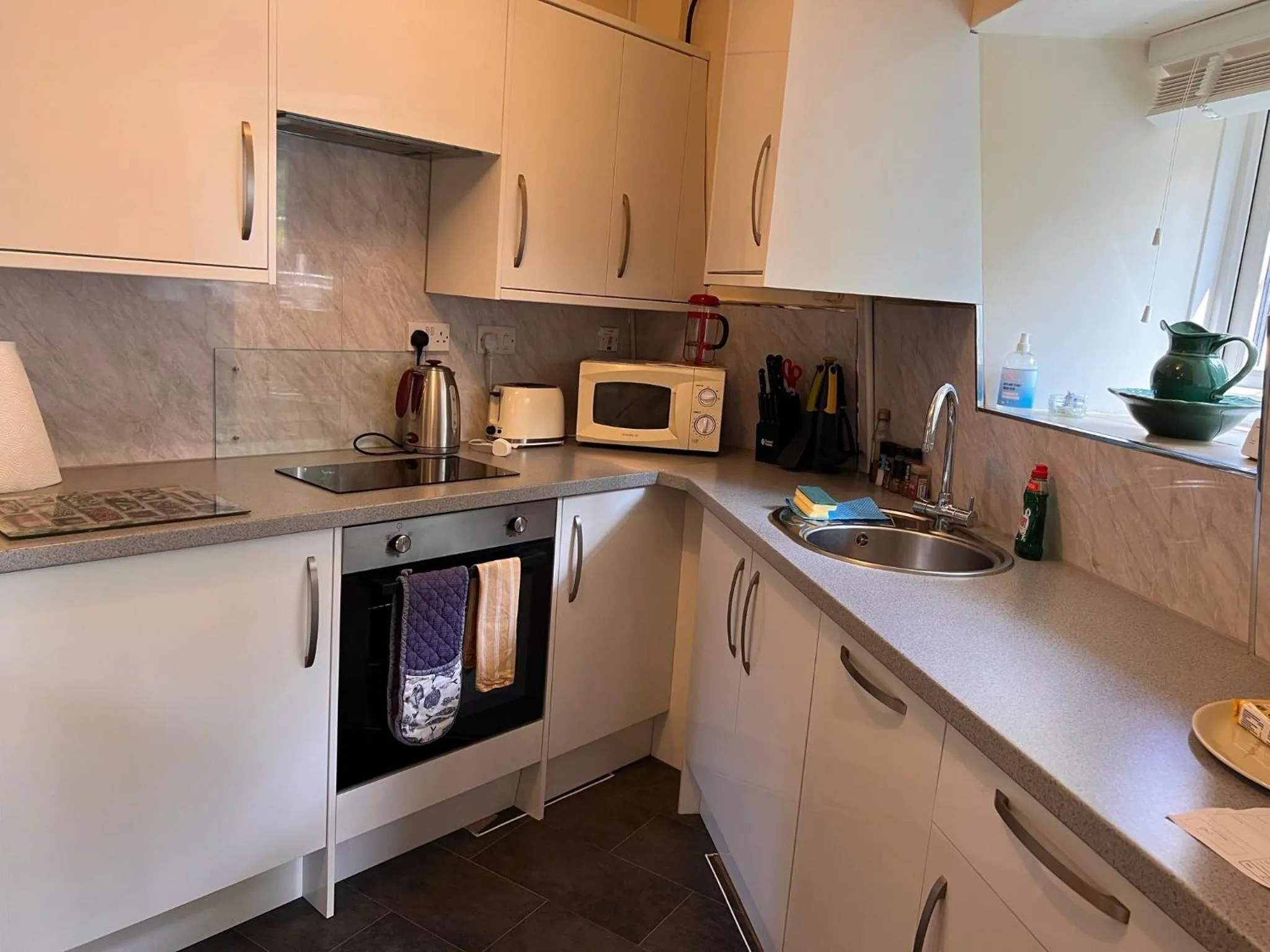kitchen in Hunston Mill Self Catering Dog Stay For Free