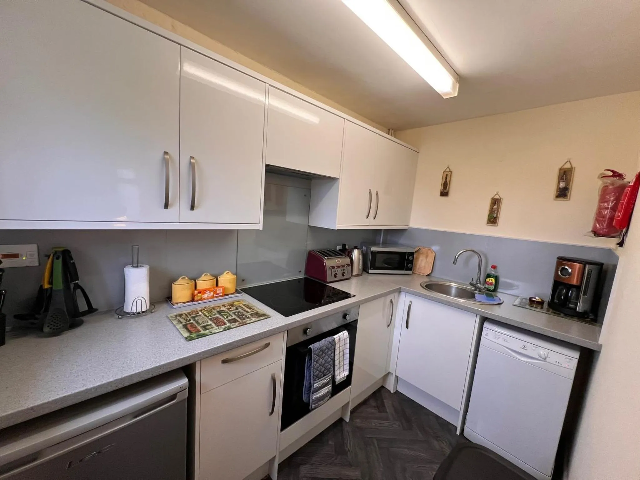 Kitchen or kitchenette in Hunston Mill Self Catering Dog Stay For Free