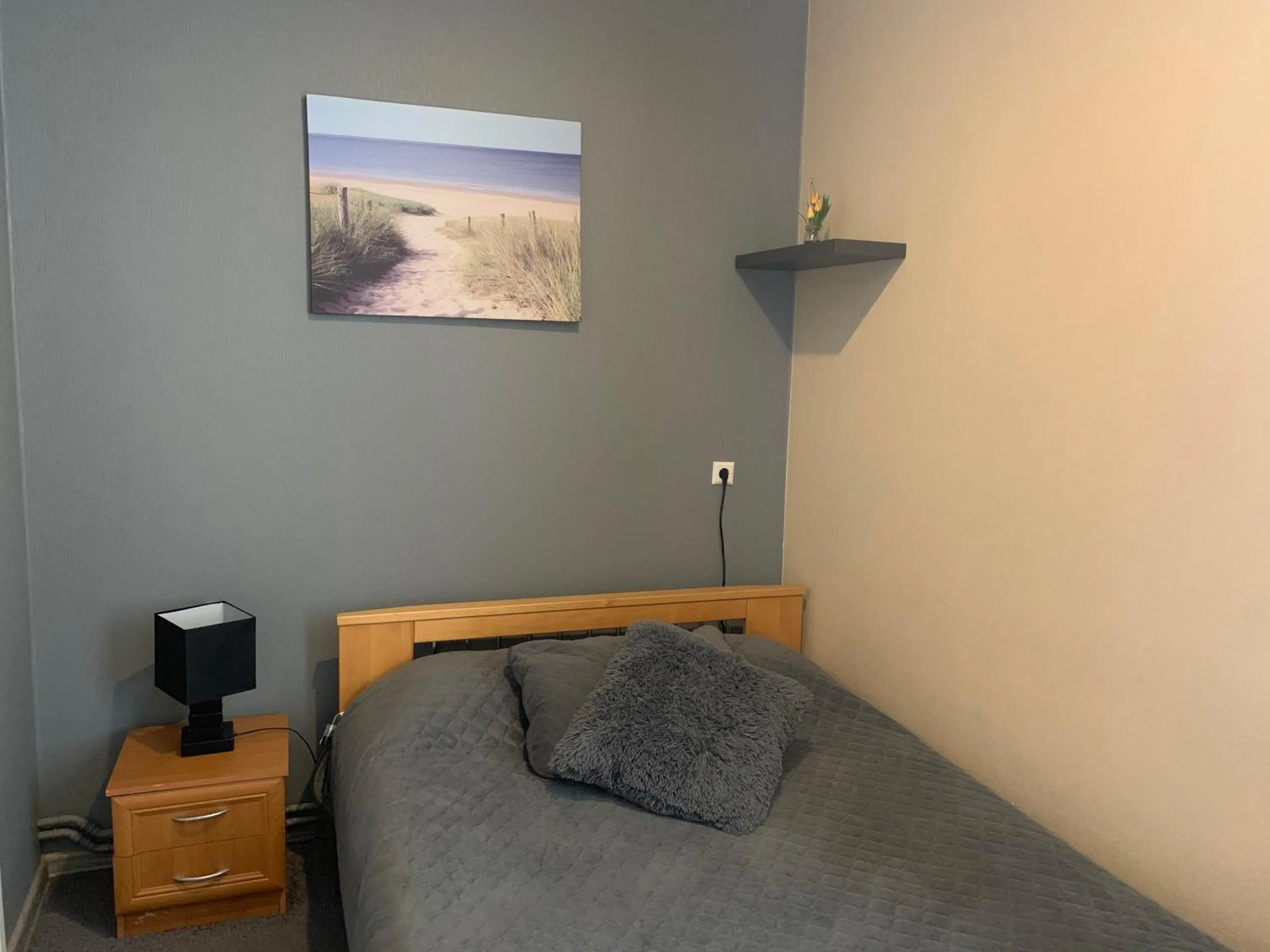 Photo of the whole room in Portoss