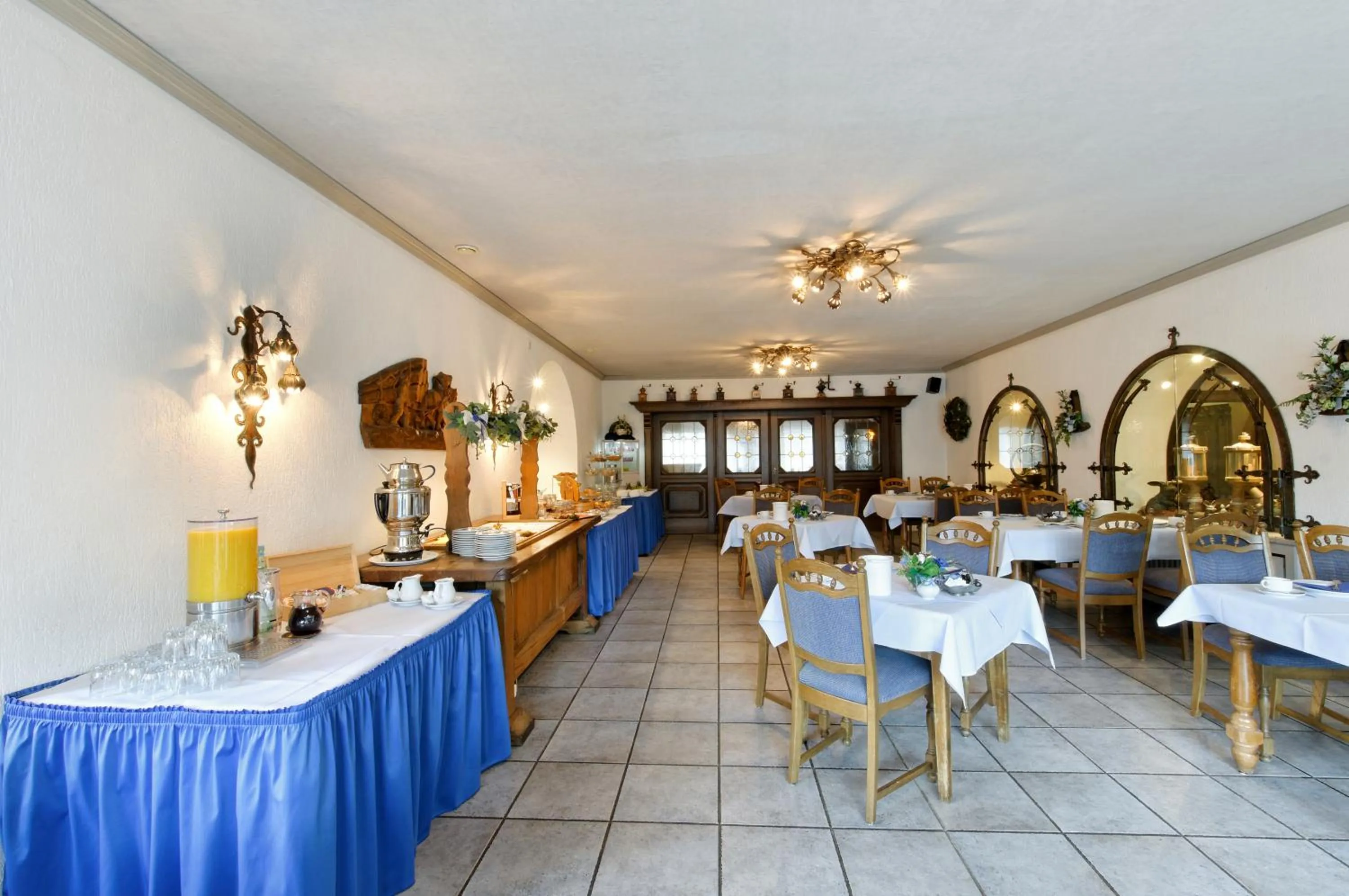 Restaurant/places to eat in Landhotel Lohmann