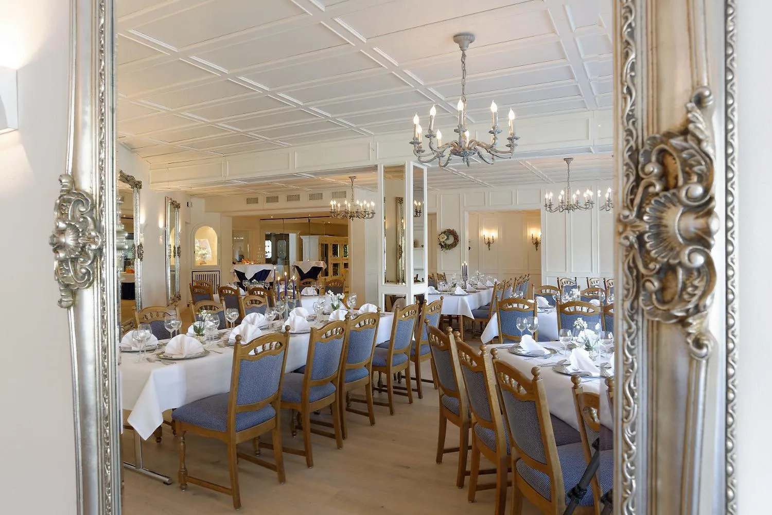 Restaurant/places to eat in Landhotel Lohmann