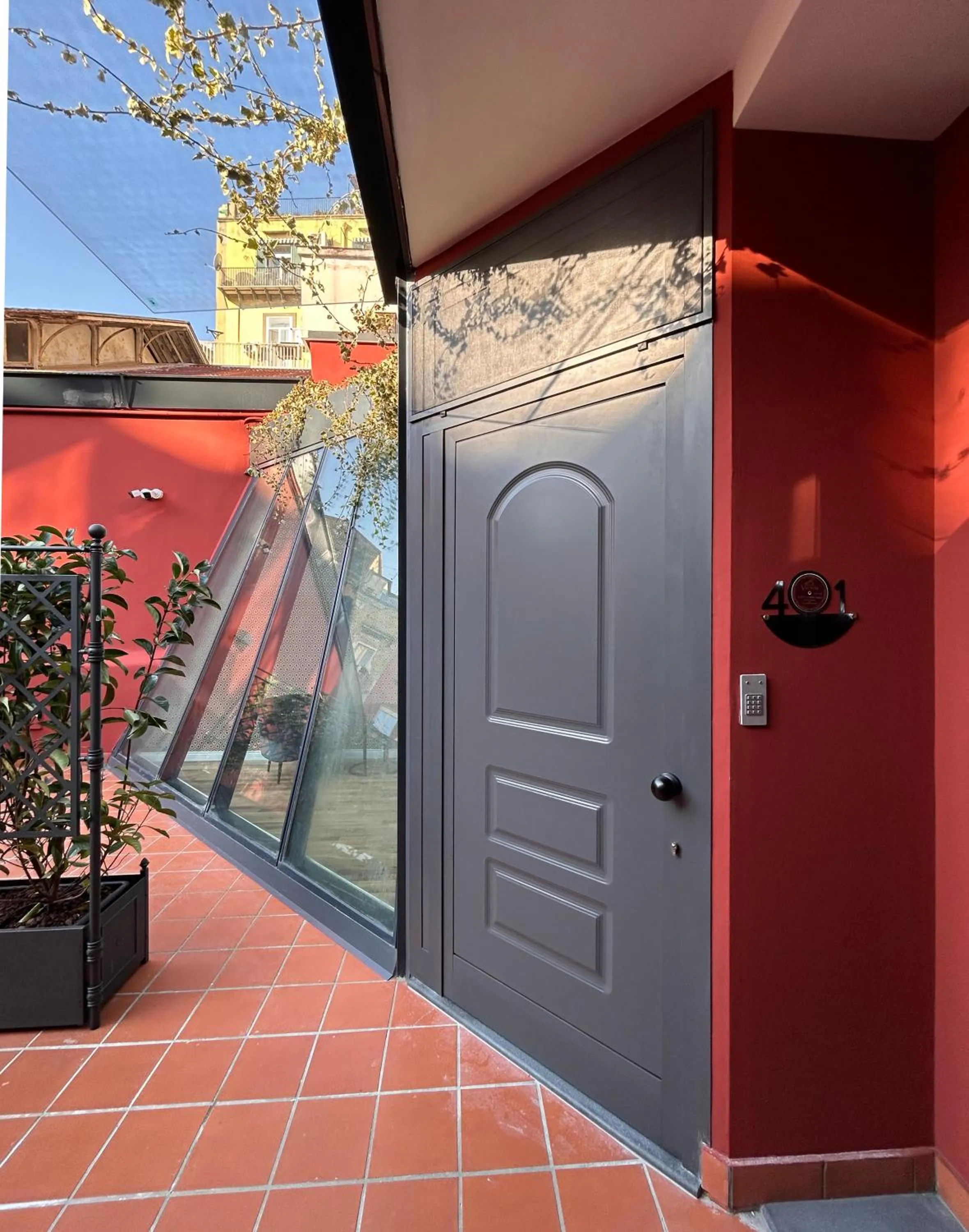 Property building in Caruso Place Luxury Rooms & Suites