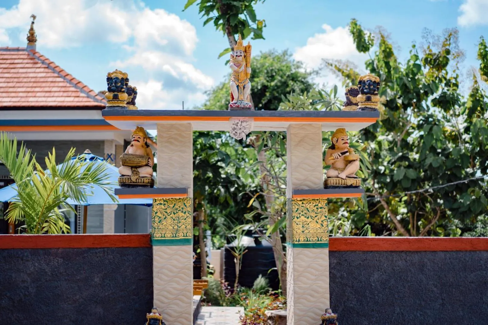 Facade/entrance in Sundi Ocean Bungalow by ABM