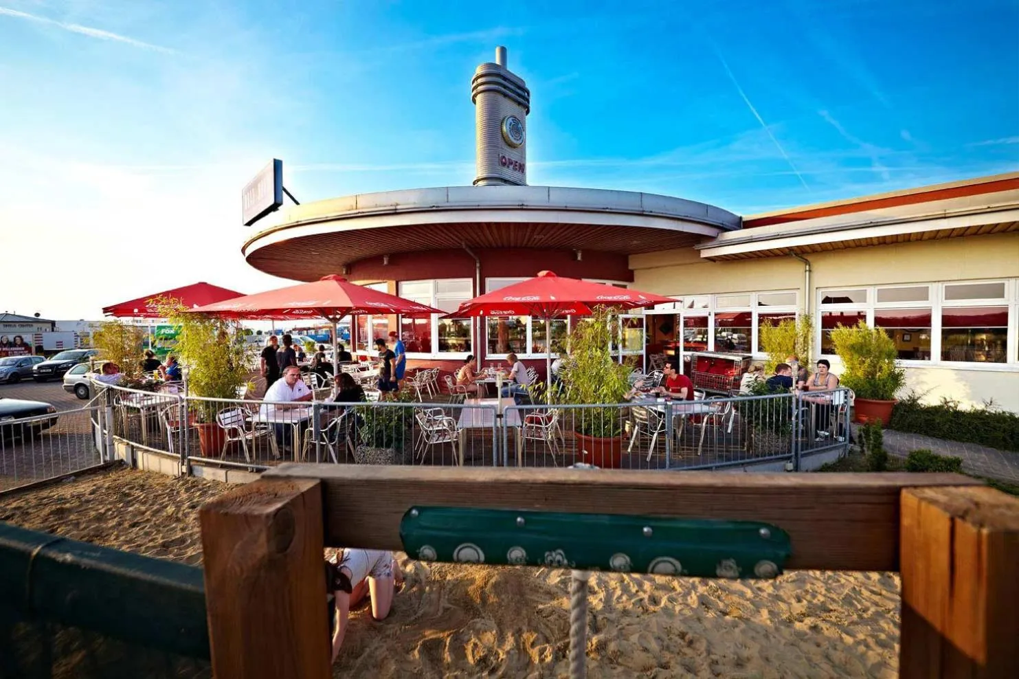 Food and drinks in Road House Hotel