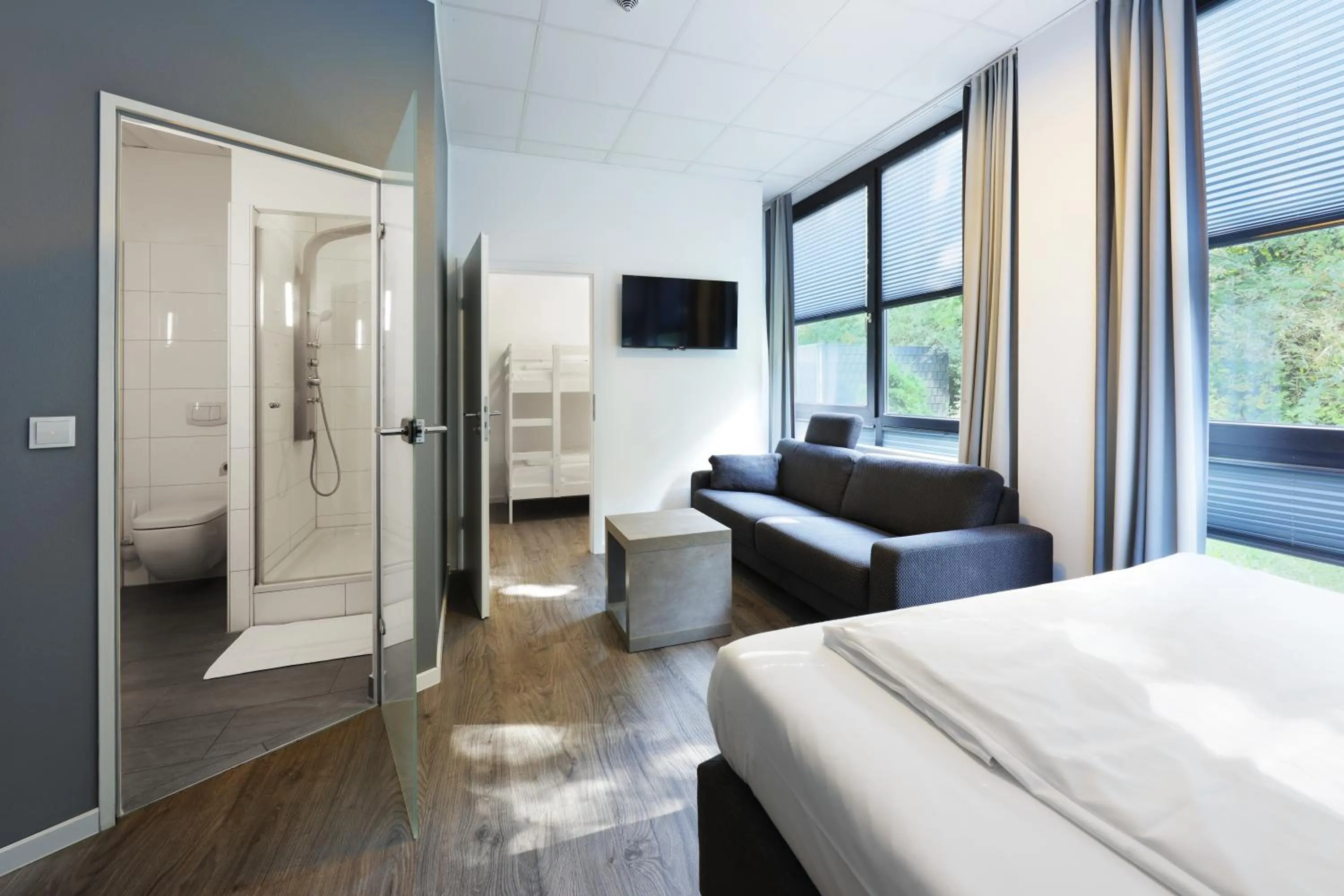 Photo of the whole room, Bed in Road House Hotel