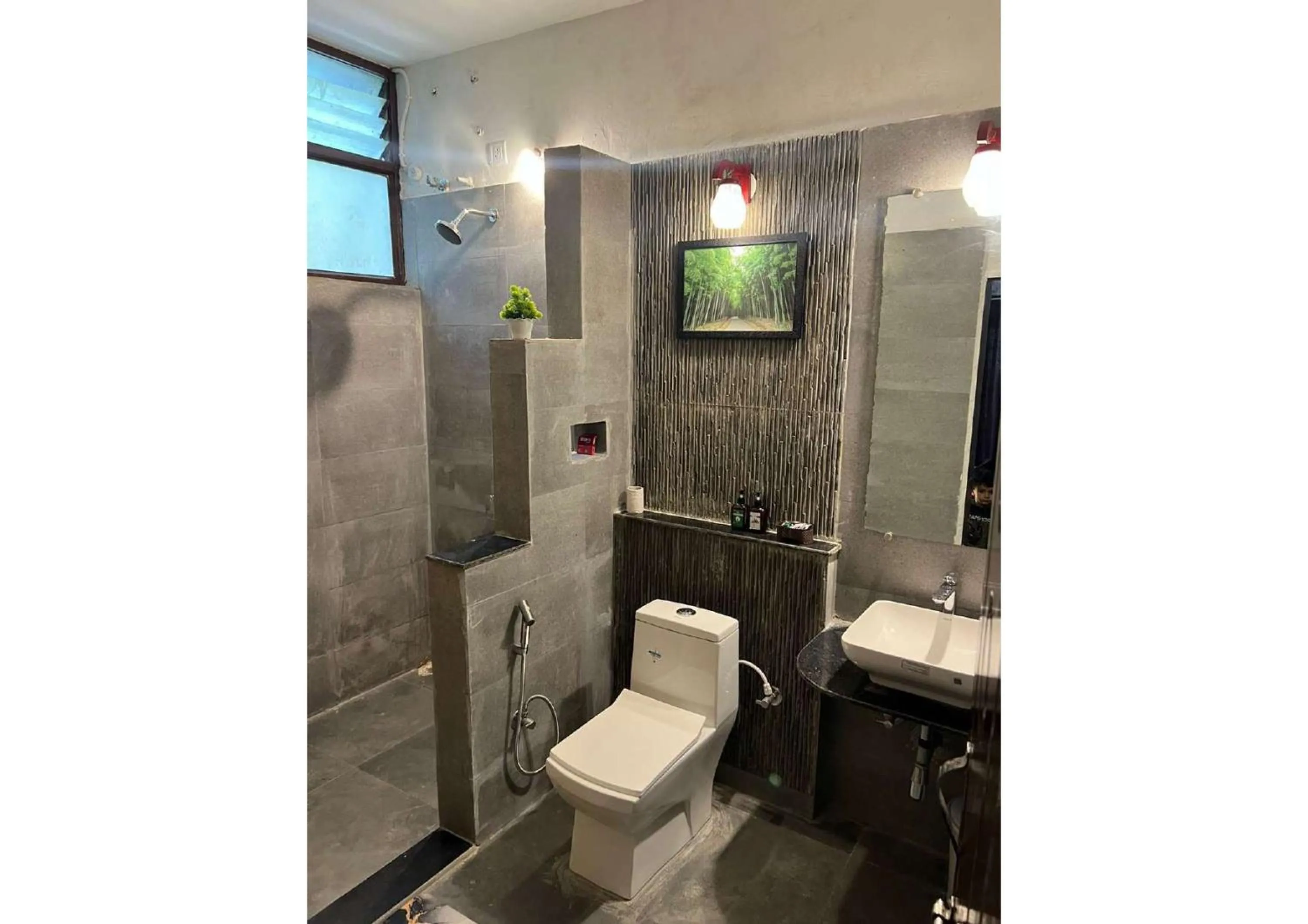 Bathroom in Jungle King Resort
