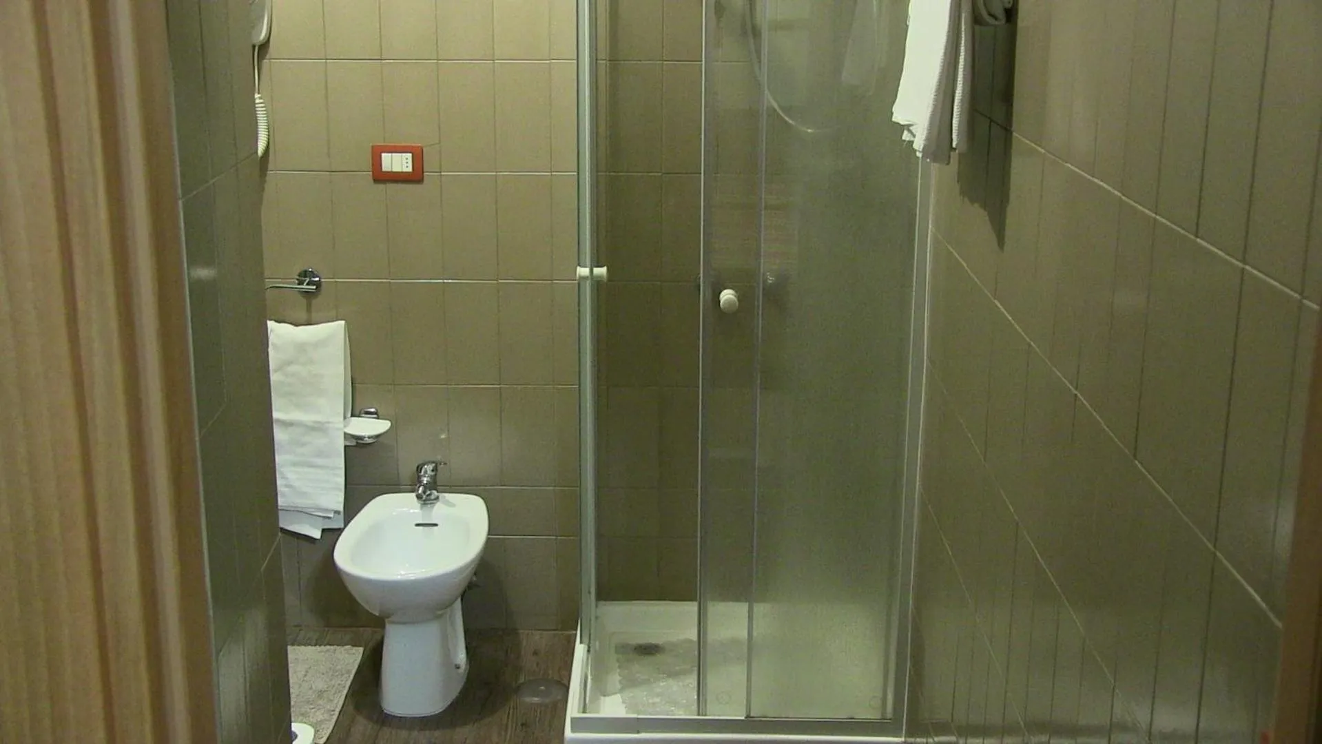 Shower in Hotel Due Pini