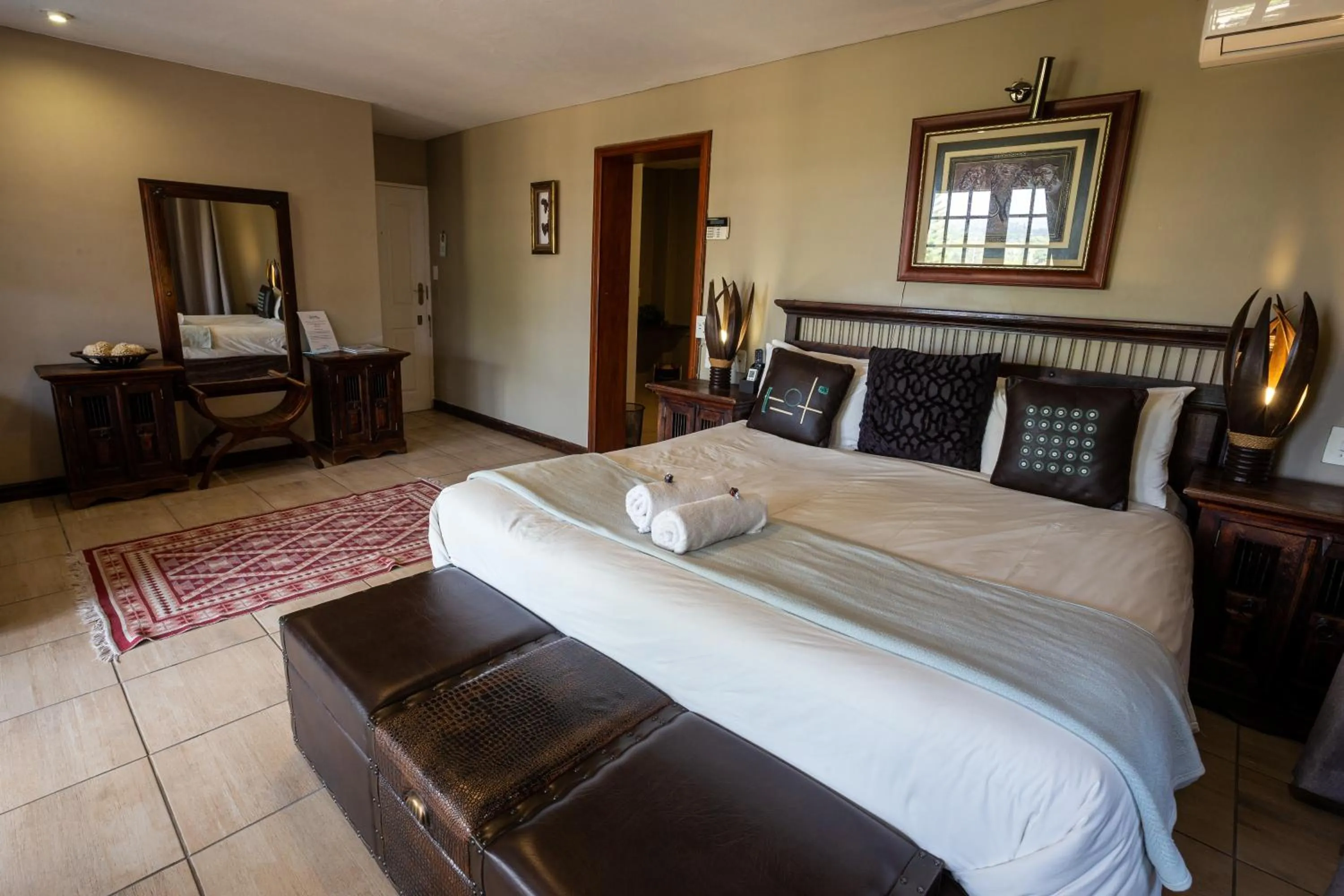 Bedroom, Bed in Waterfalls Boutique Hotel