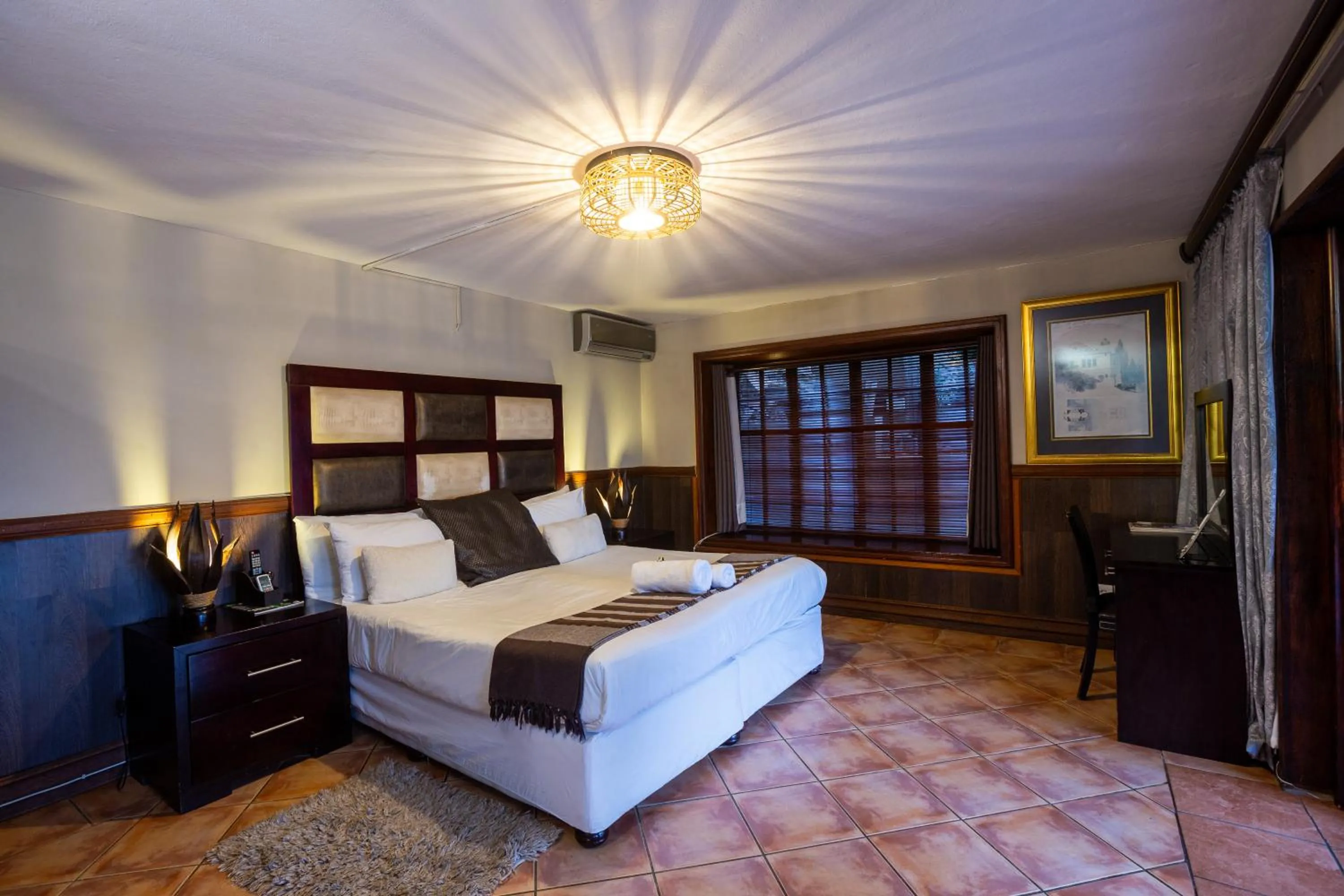 Bedroom, Bed in Waterfalls Boutique Hotel