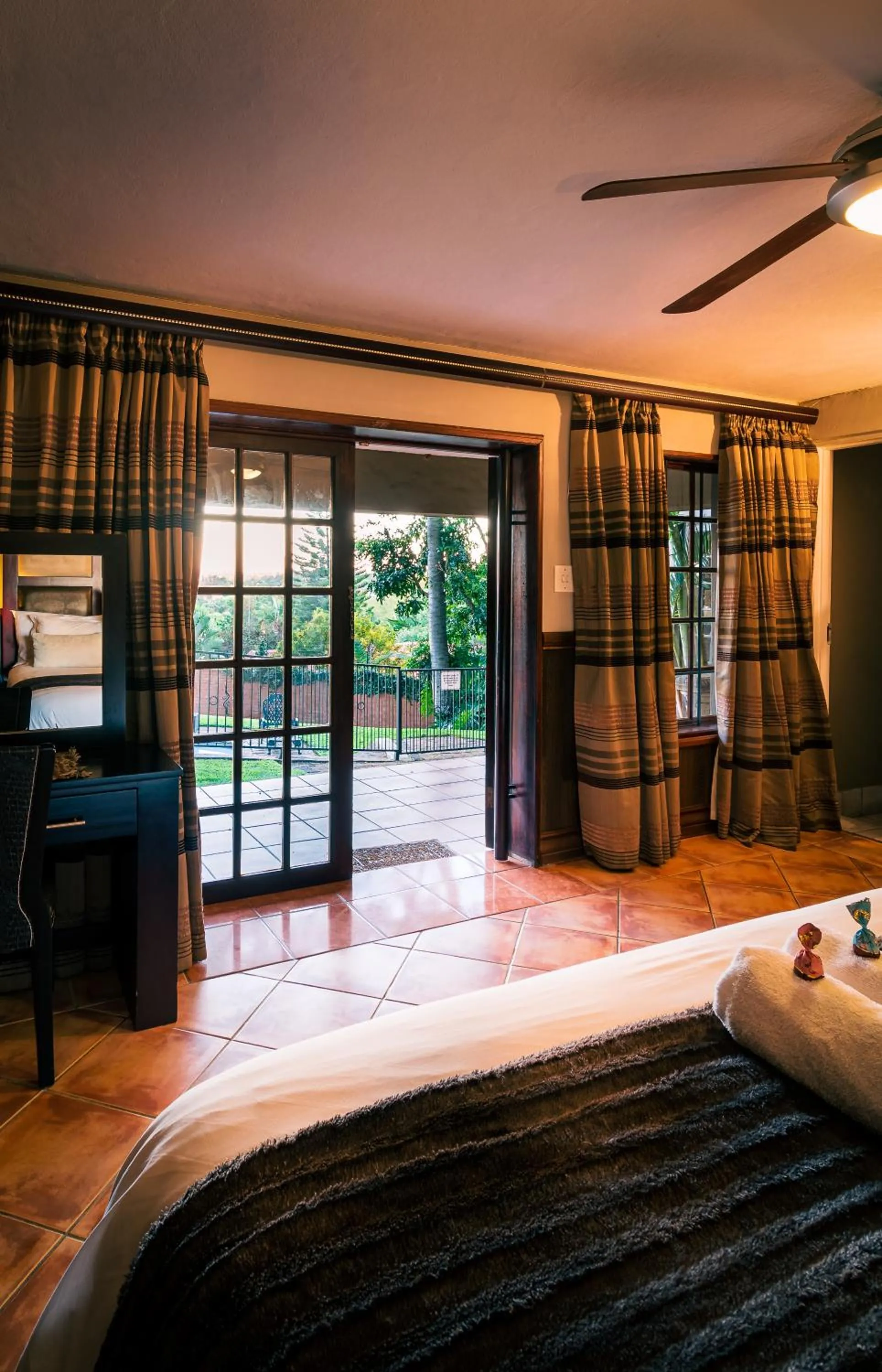 Bedroom, Bed in Waterfalls Boutique Hotel