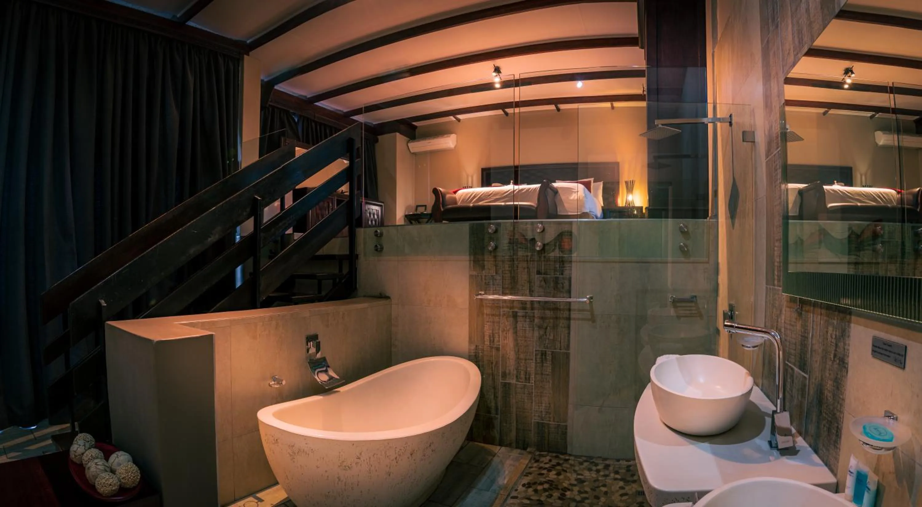 Bath in Waterfalls Boutique Hotel