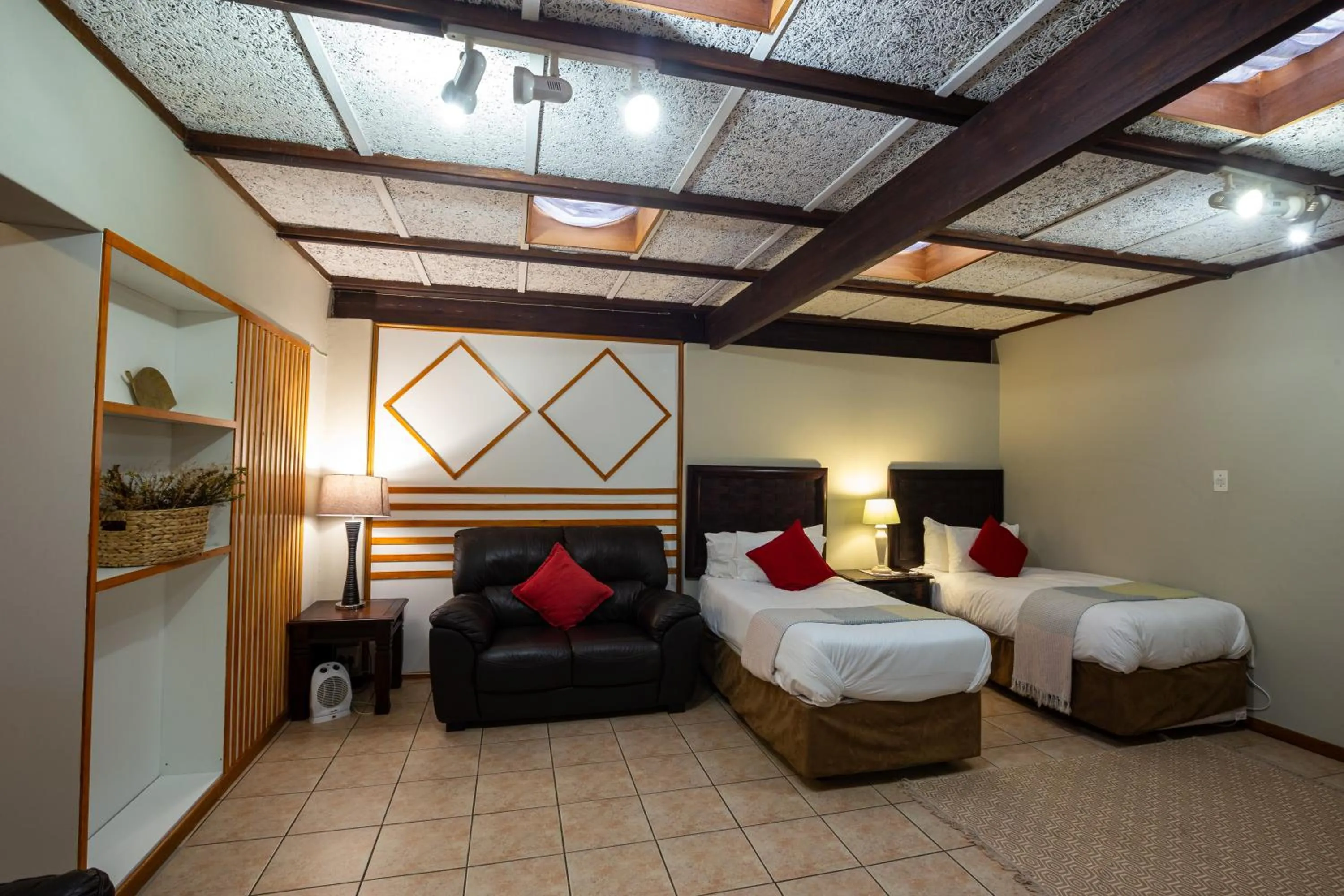 Bedroom, Bed in Waterfalls Boutique Hotel