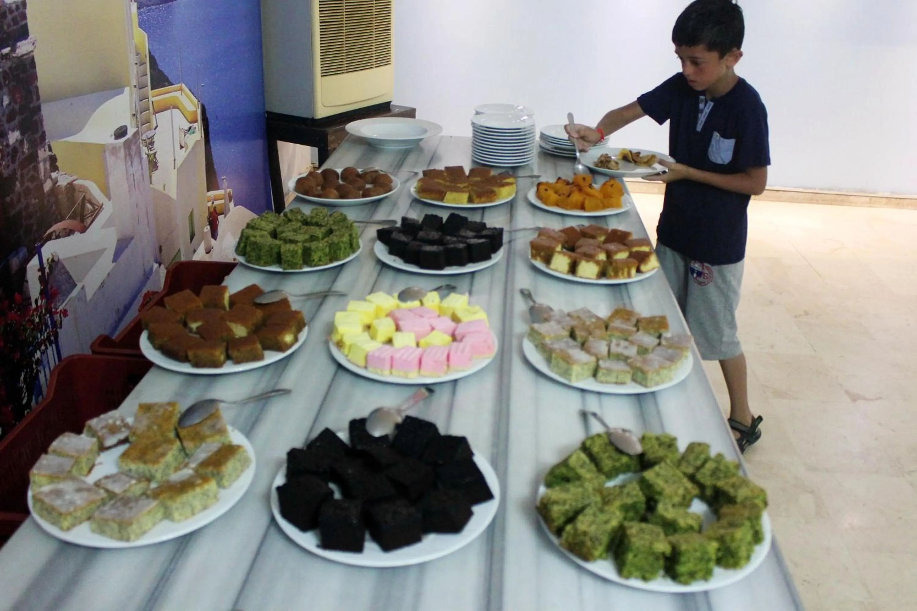 Restaurant/places to eat in Irem Garden Hotel & Apartments