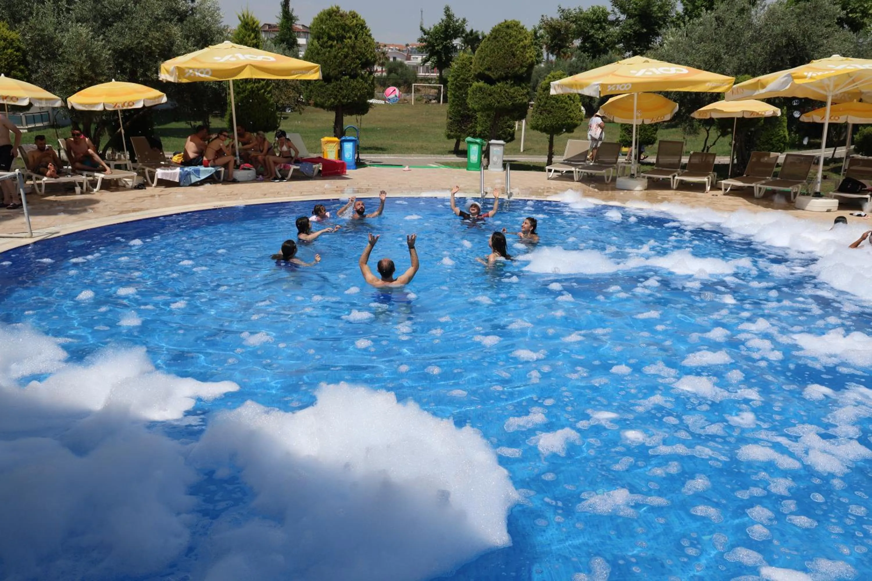 Swimming pool in Irem Garden Hotel & Apartments