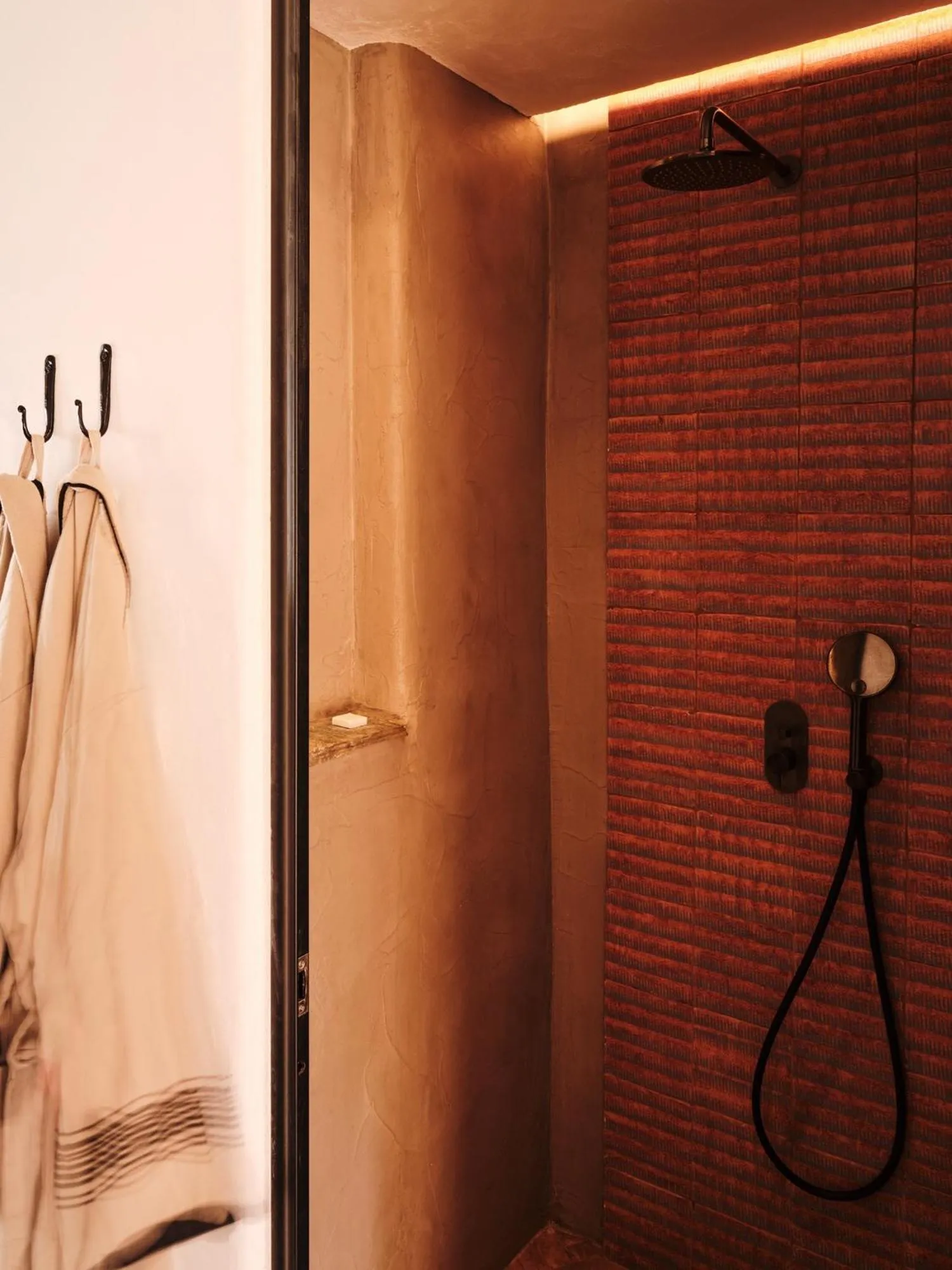 Shower in The Wild by Interni