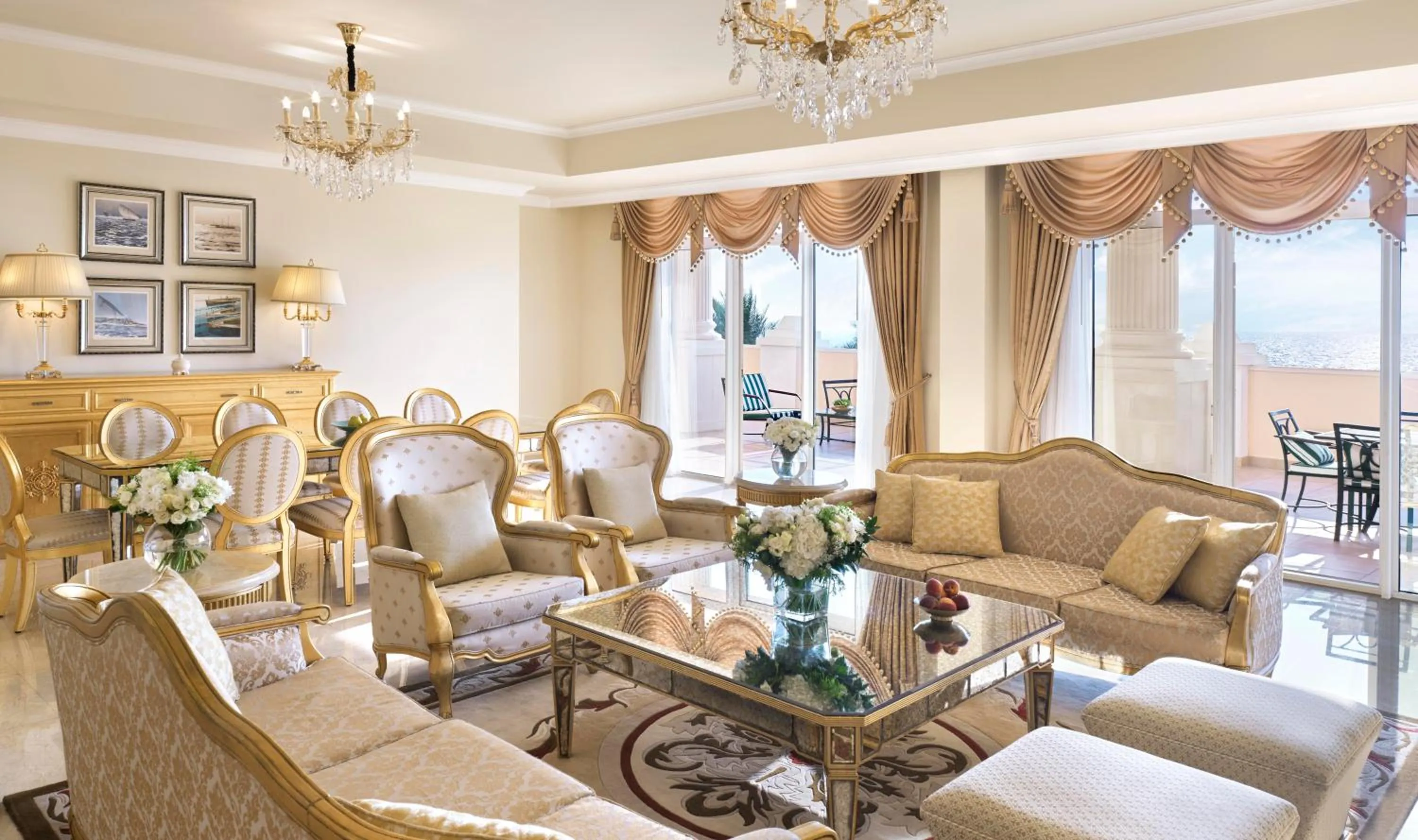 Living room in Kempinski Hotel & Residences Palm Jumeirah