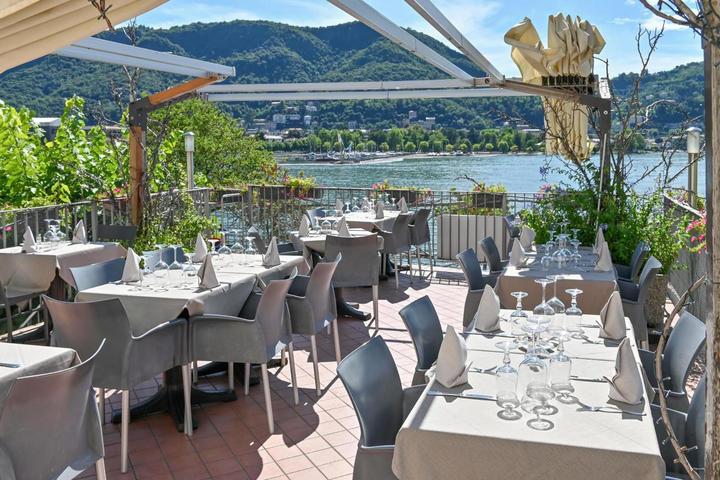 Restaurant/places to eat in Hotel Marco's