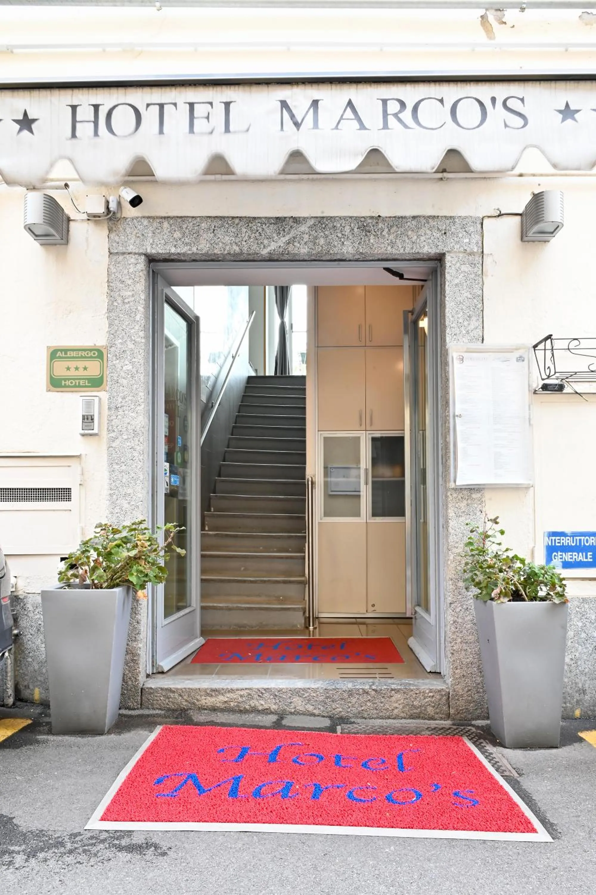 Facade/entrance in Hotel Marco's