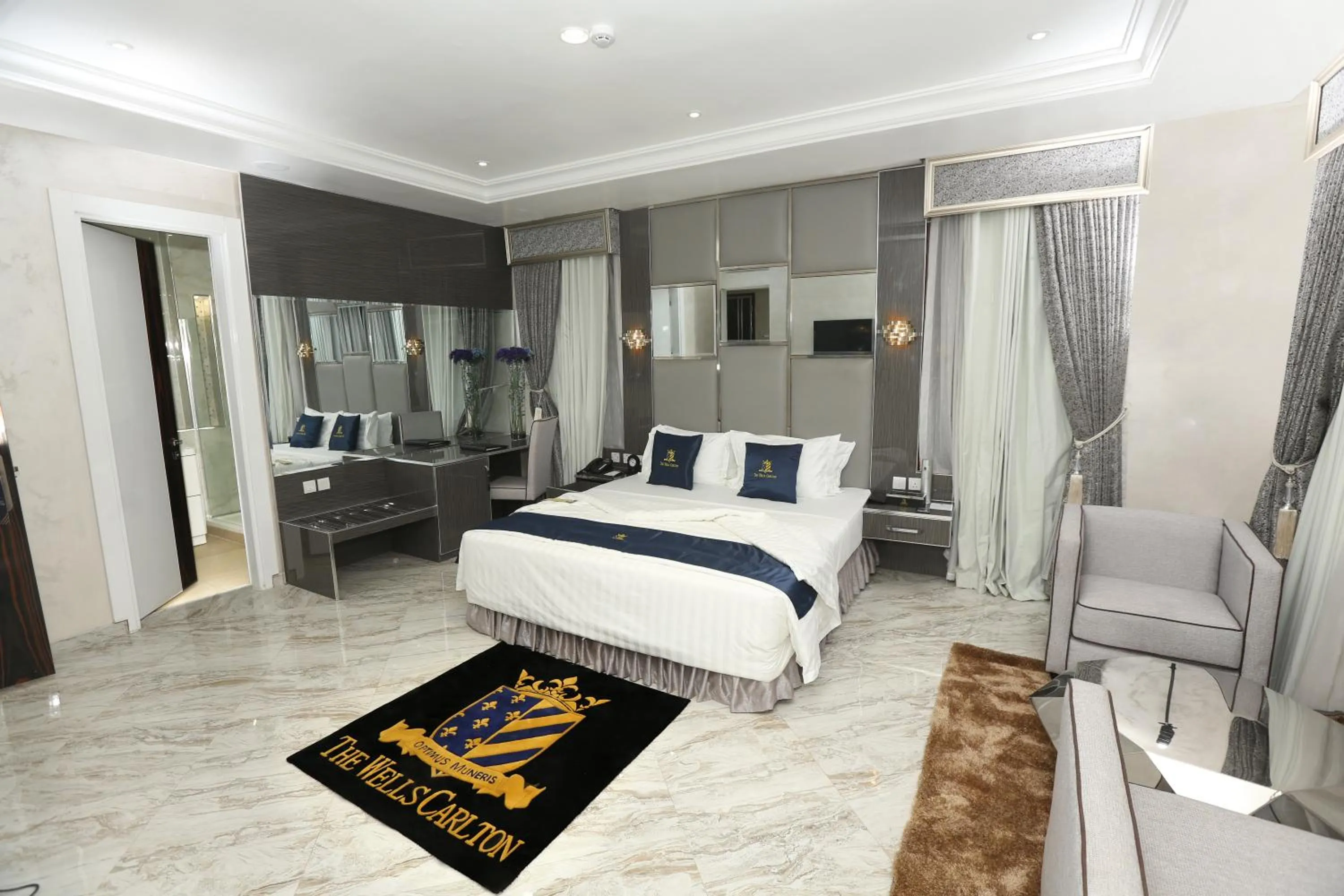 Photo of the whole room, Bed in The Wells Carlton