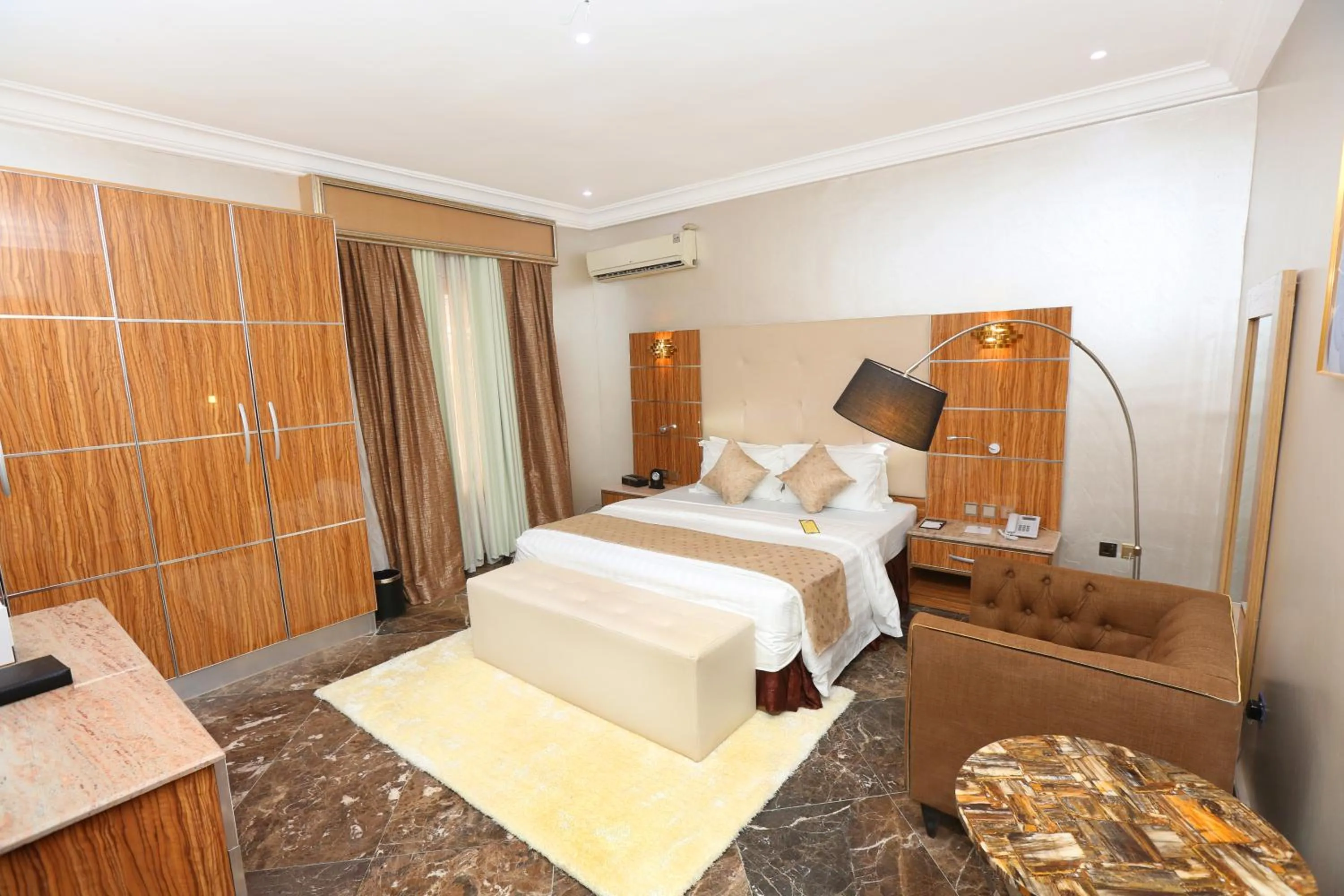 Bedroom, Bed in The Wells Carlton