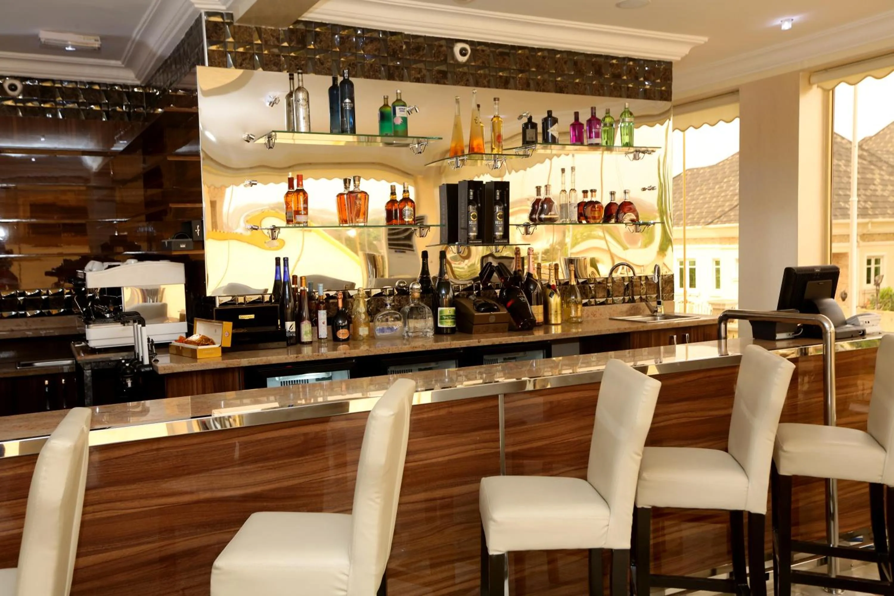 Lounge or bar in The Wells Carlton