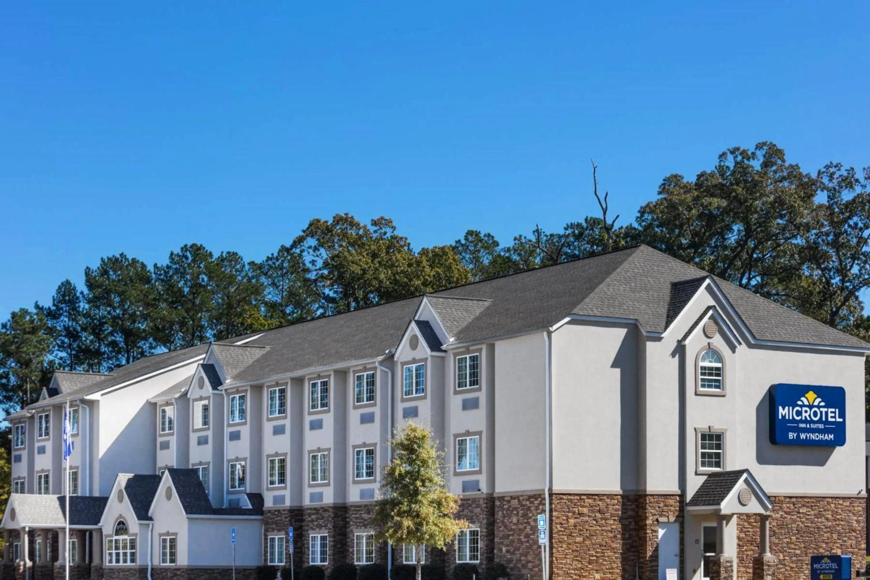Facade/entrance in Microtel Inn & Suites by Wyndham Macon