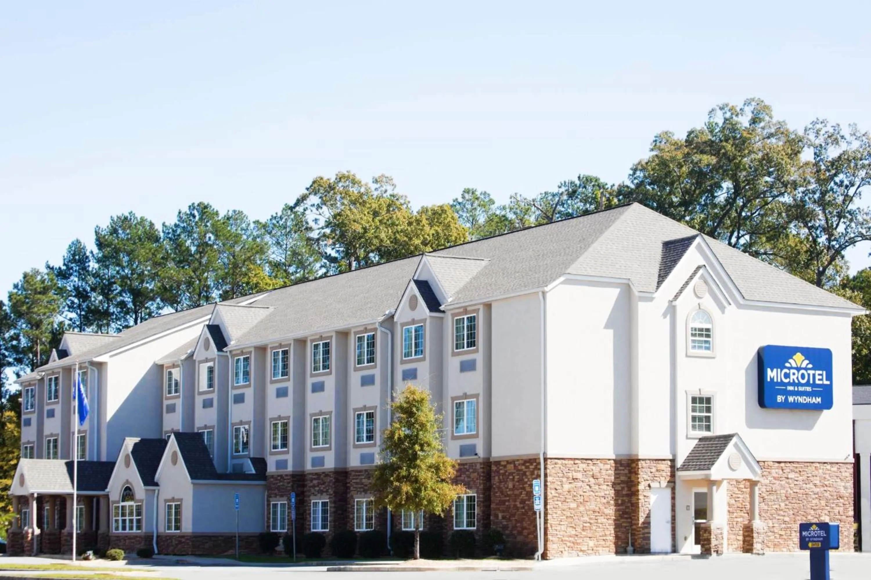 Facade/entrance in Microtel Inn & Suites by Wyndham Macon