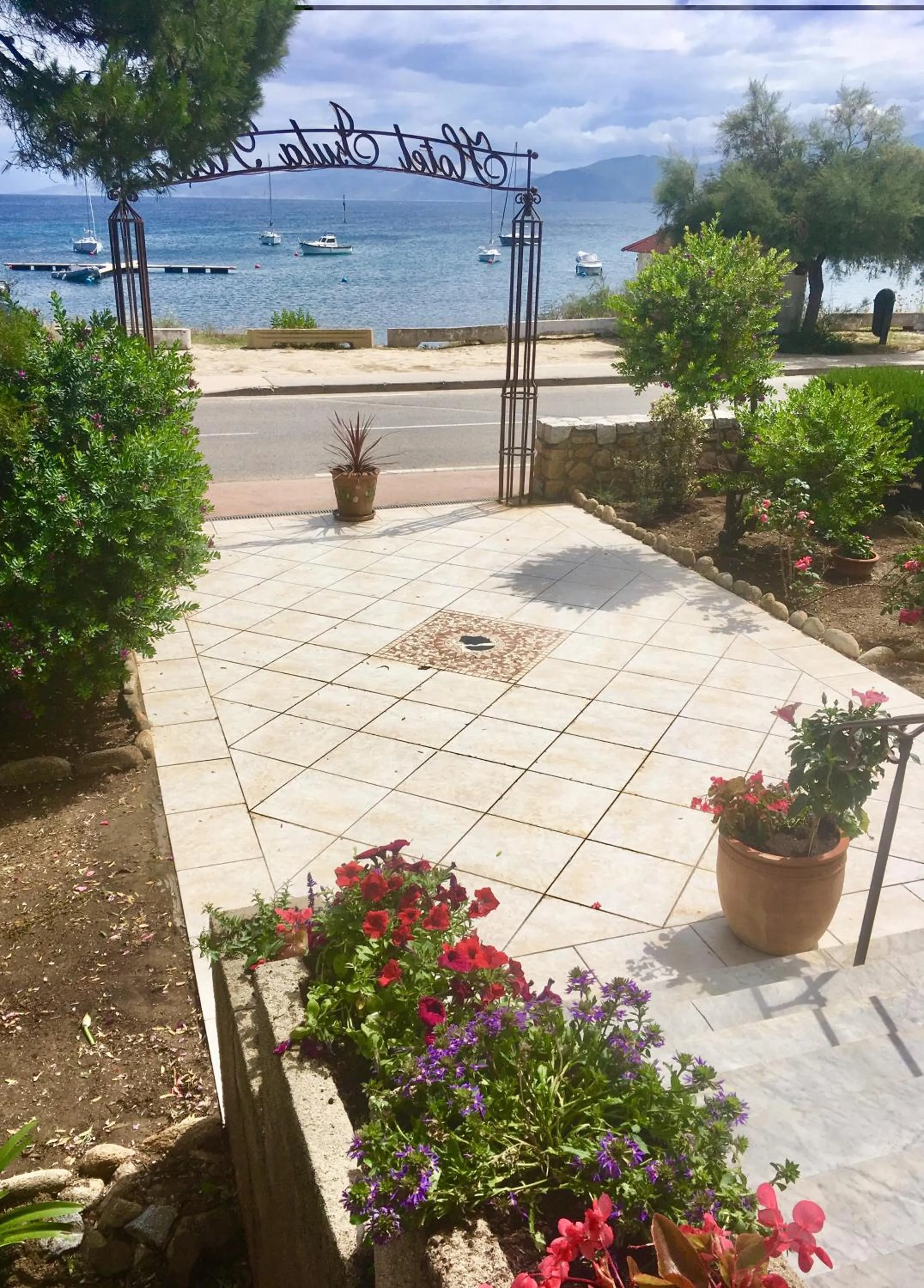 Facade/entrance in L'Isula Rossa