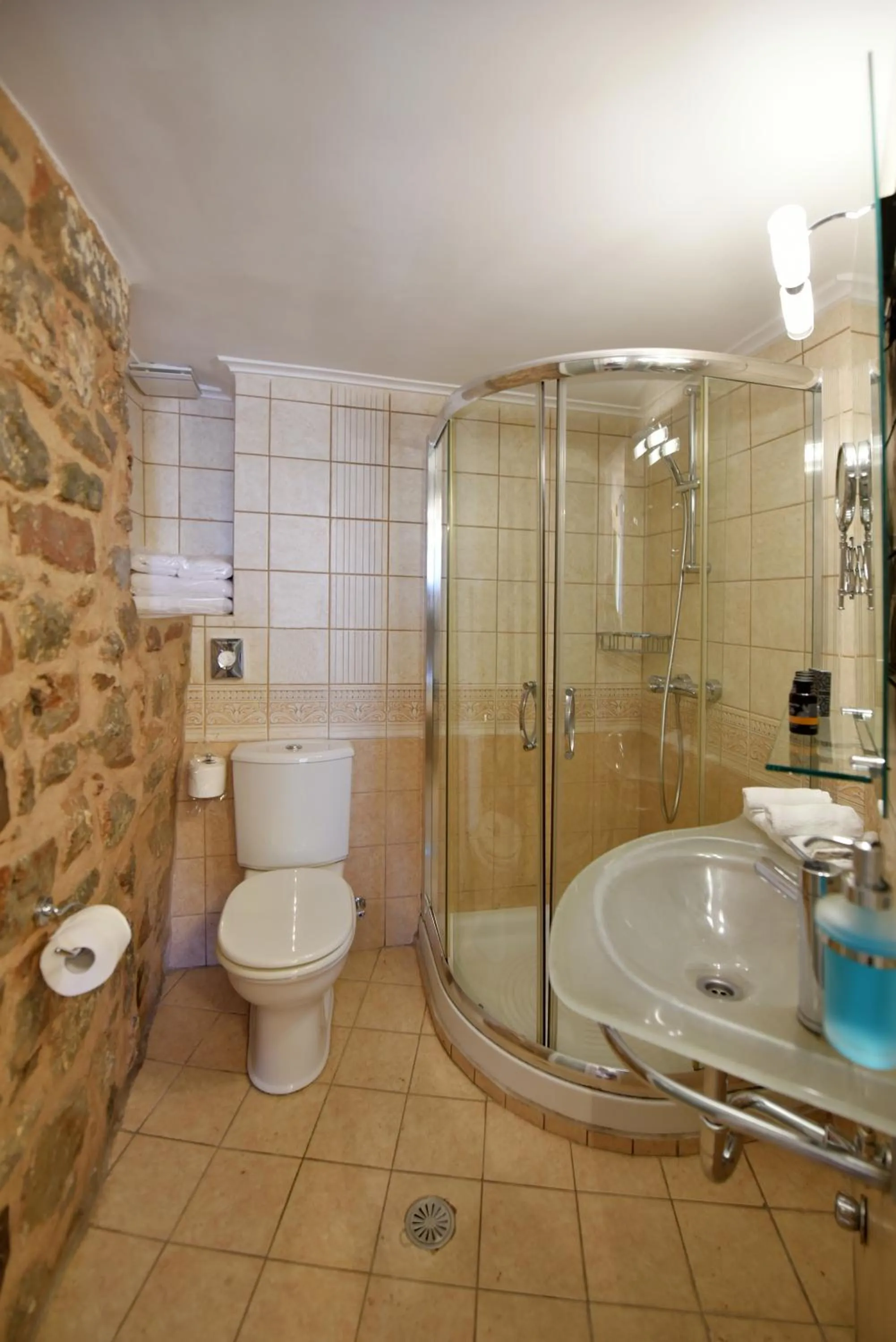 Shower in Hotel Sophia