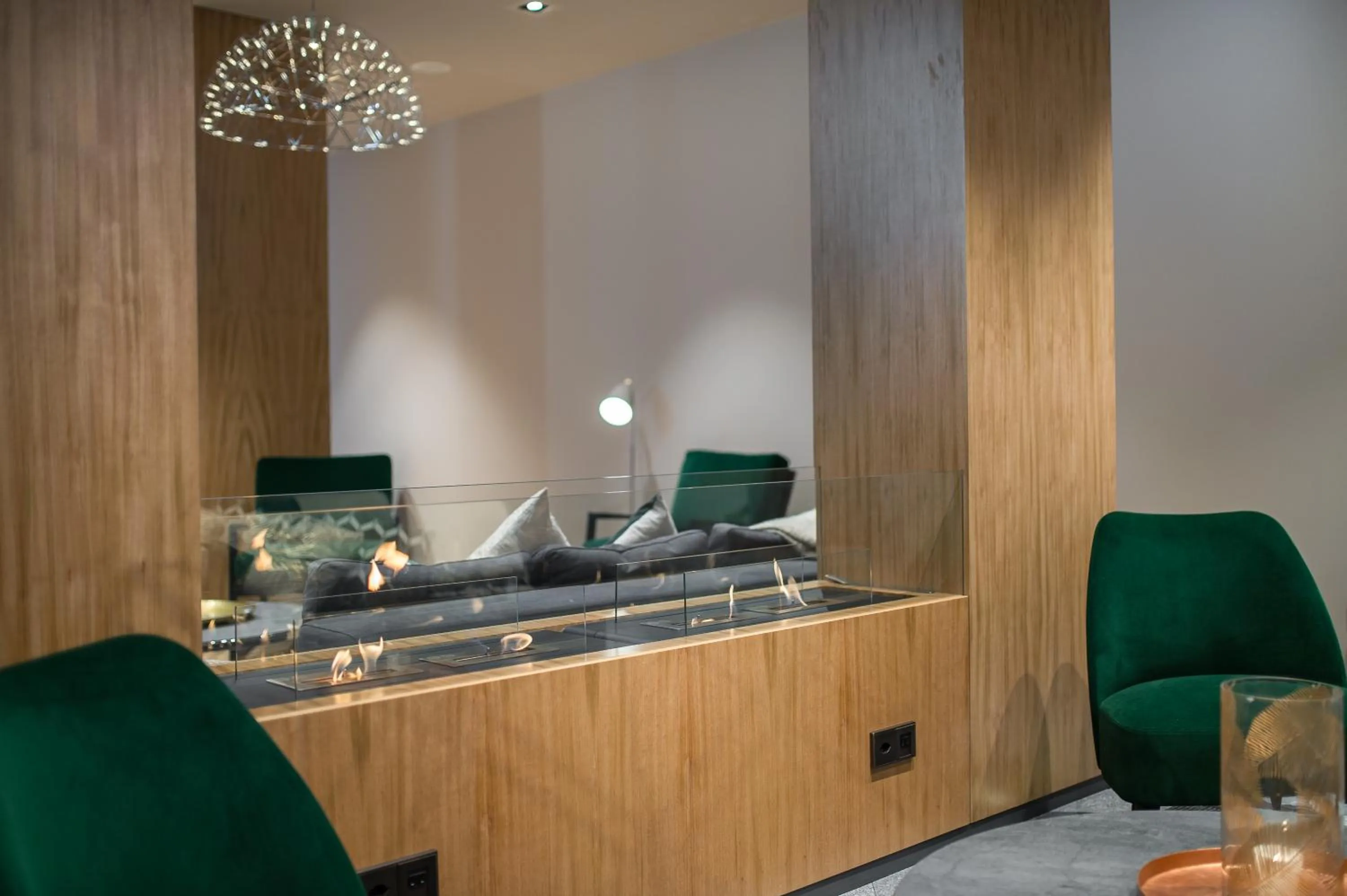 flat iron in 9Hotel Paquis