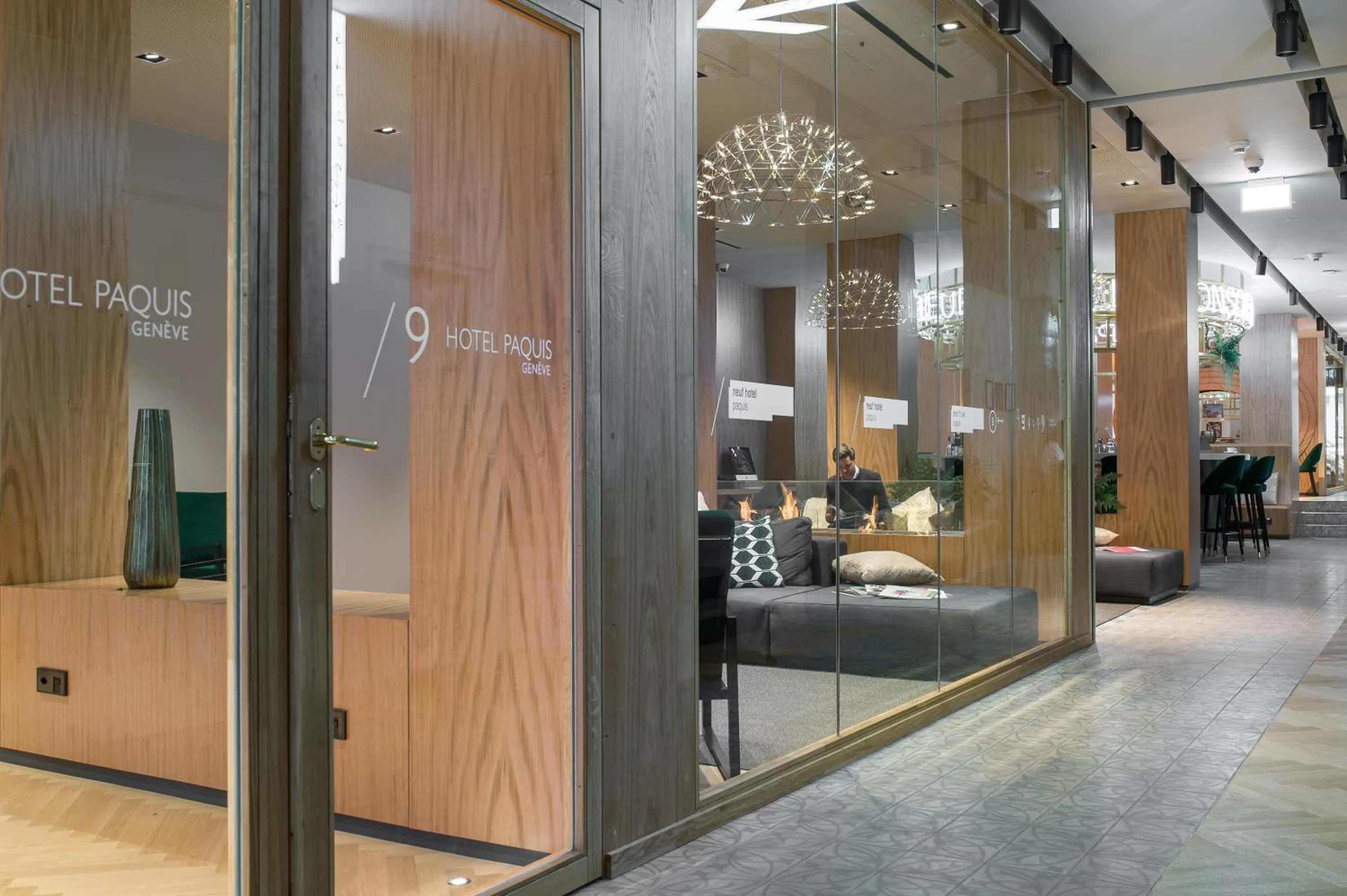 Lounge or bar in 9Hotel Paquis