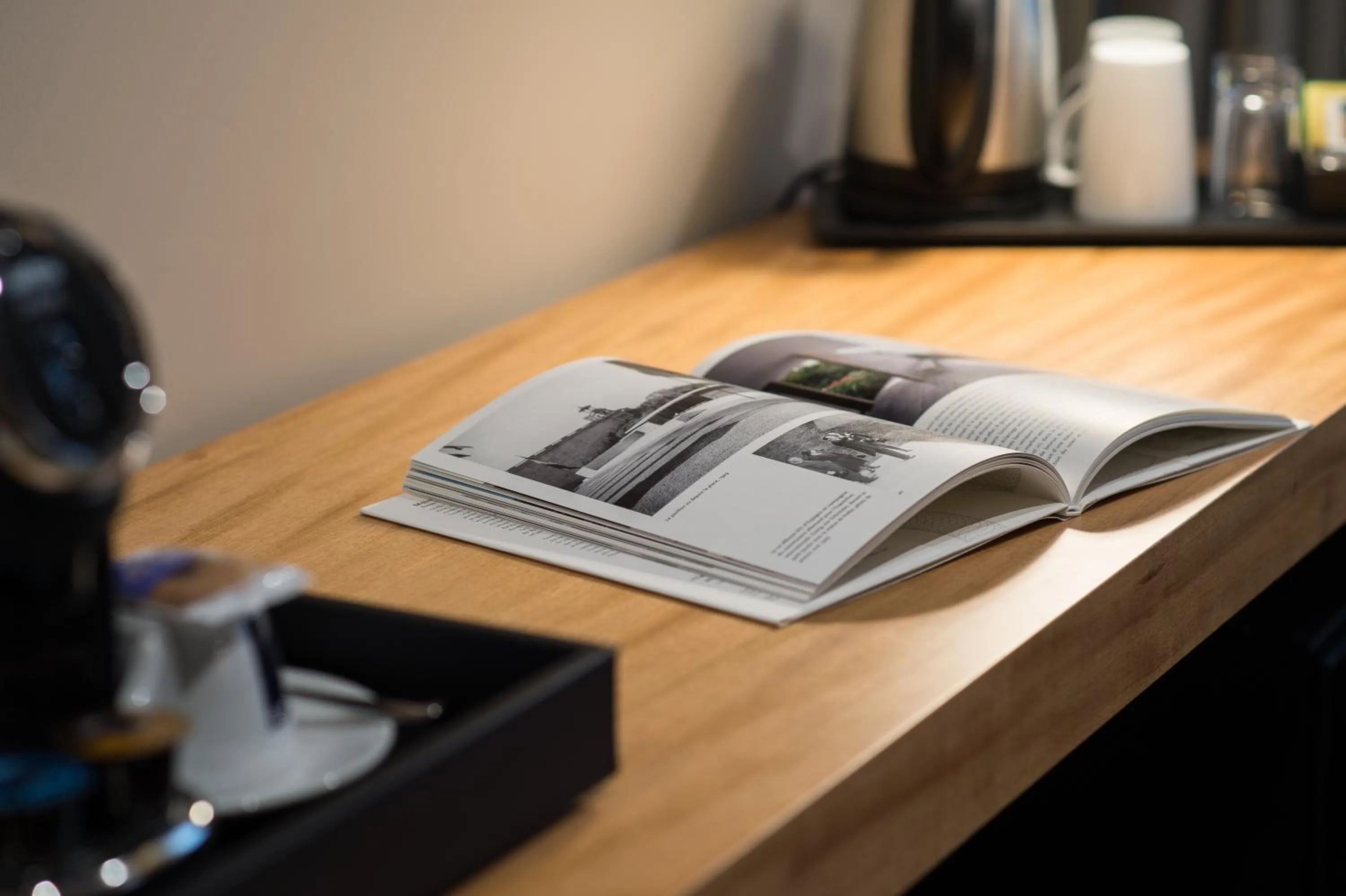 Coffee/tea facilities in 9Hotel Paquis