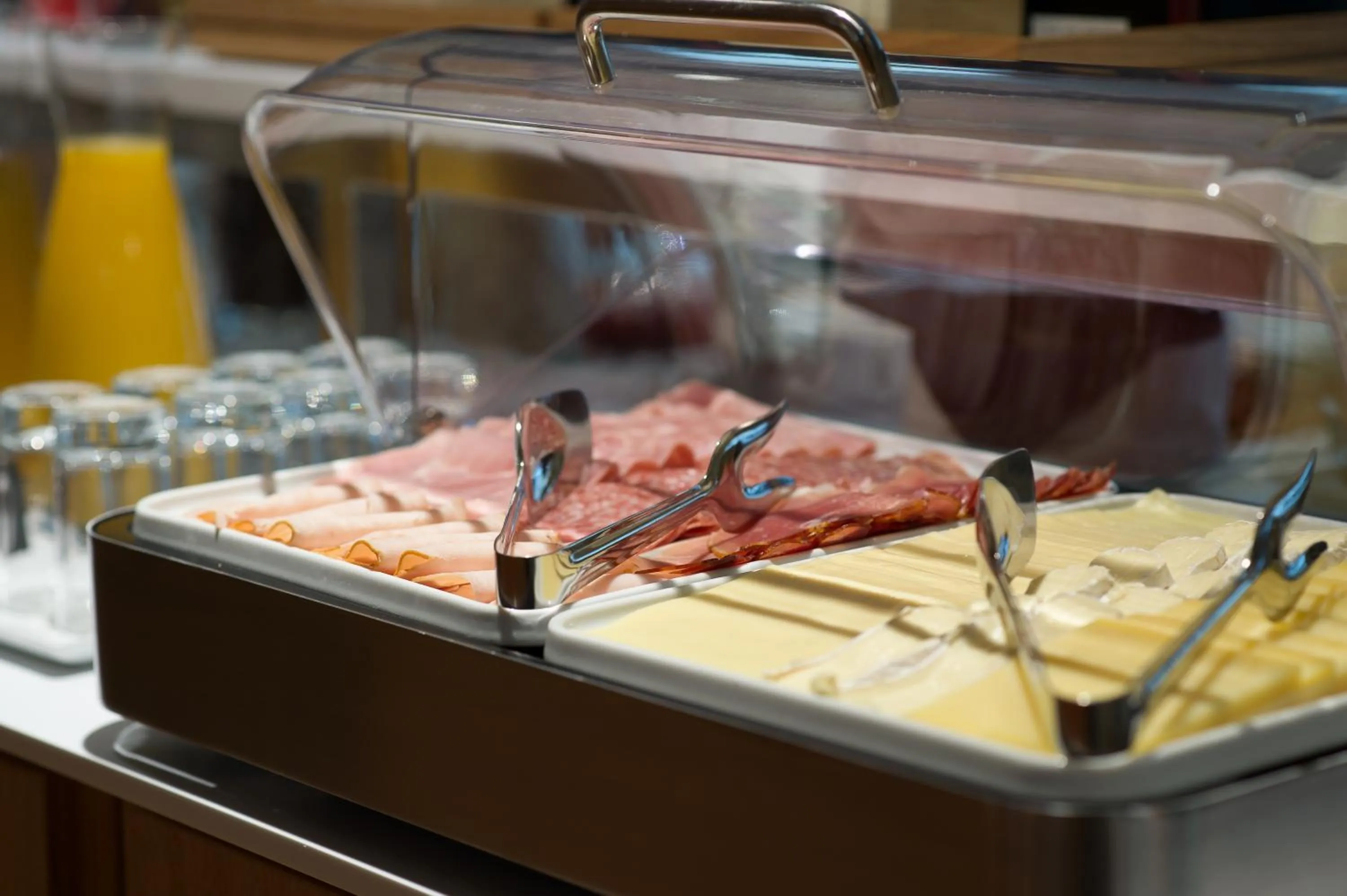 Food and drinks in 9Hotel Paquis