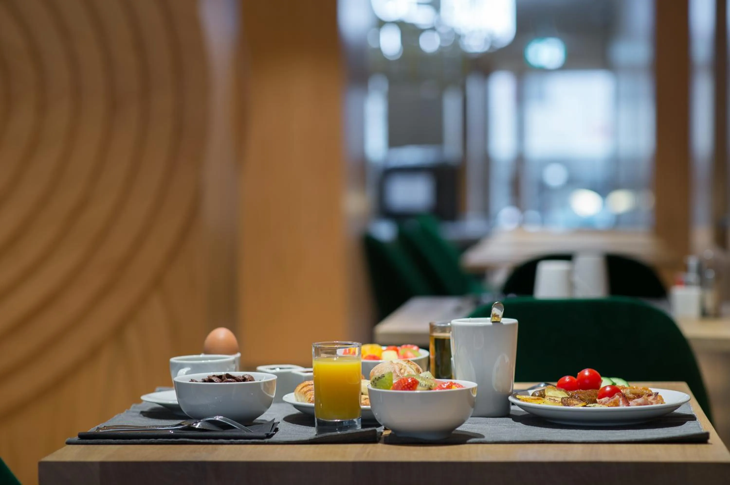 Food and drinks in 9Hotel Paquis