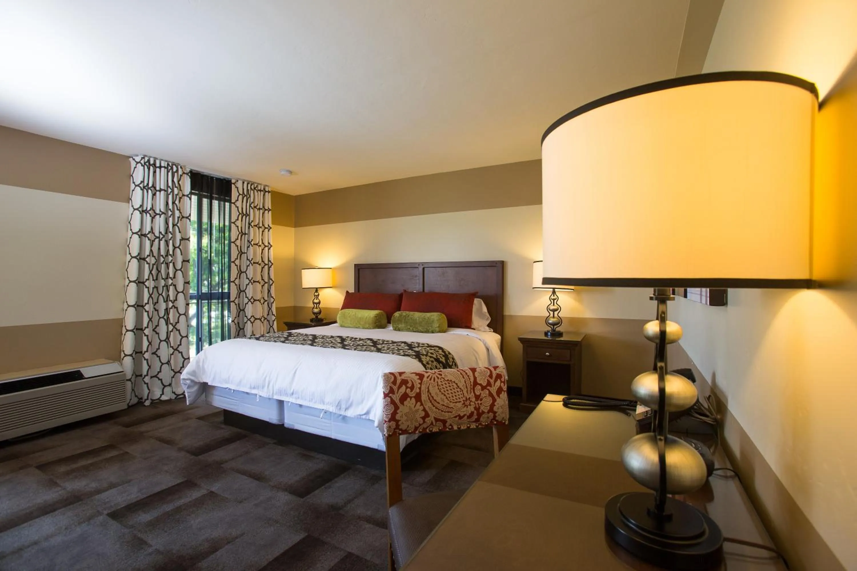 Day in Carlton Oaks Lodge, an Ascend Collection Hotel