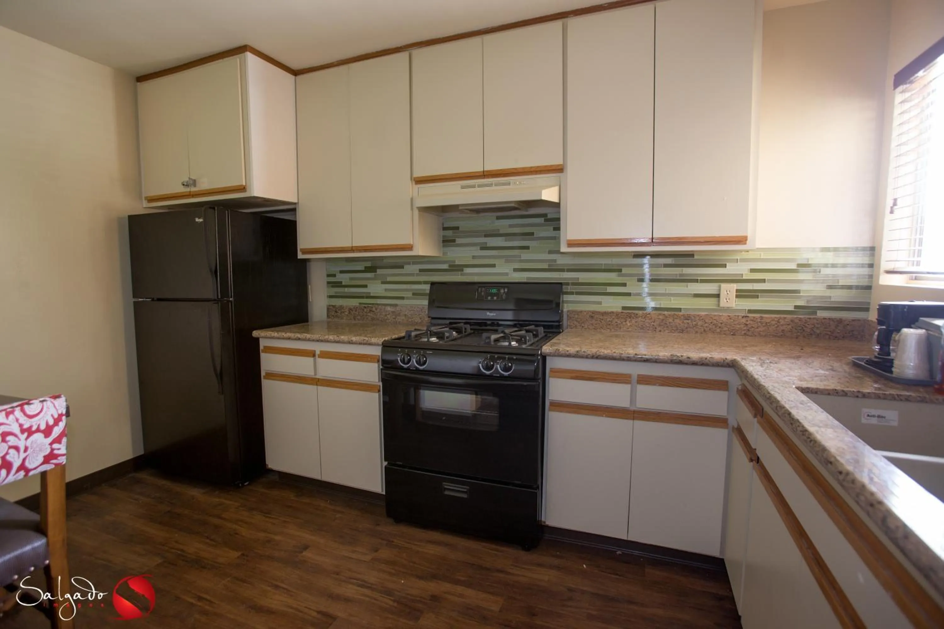 Day in Carlton Oaks Lodge, an Ascend Collection Hotel