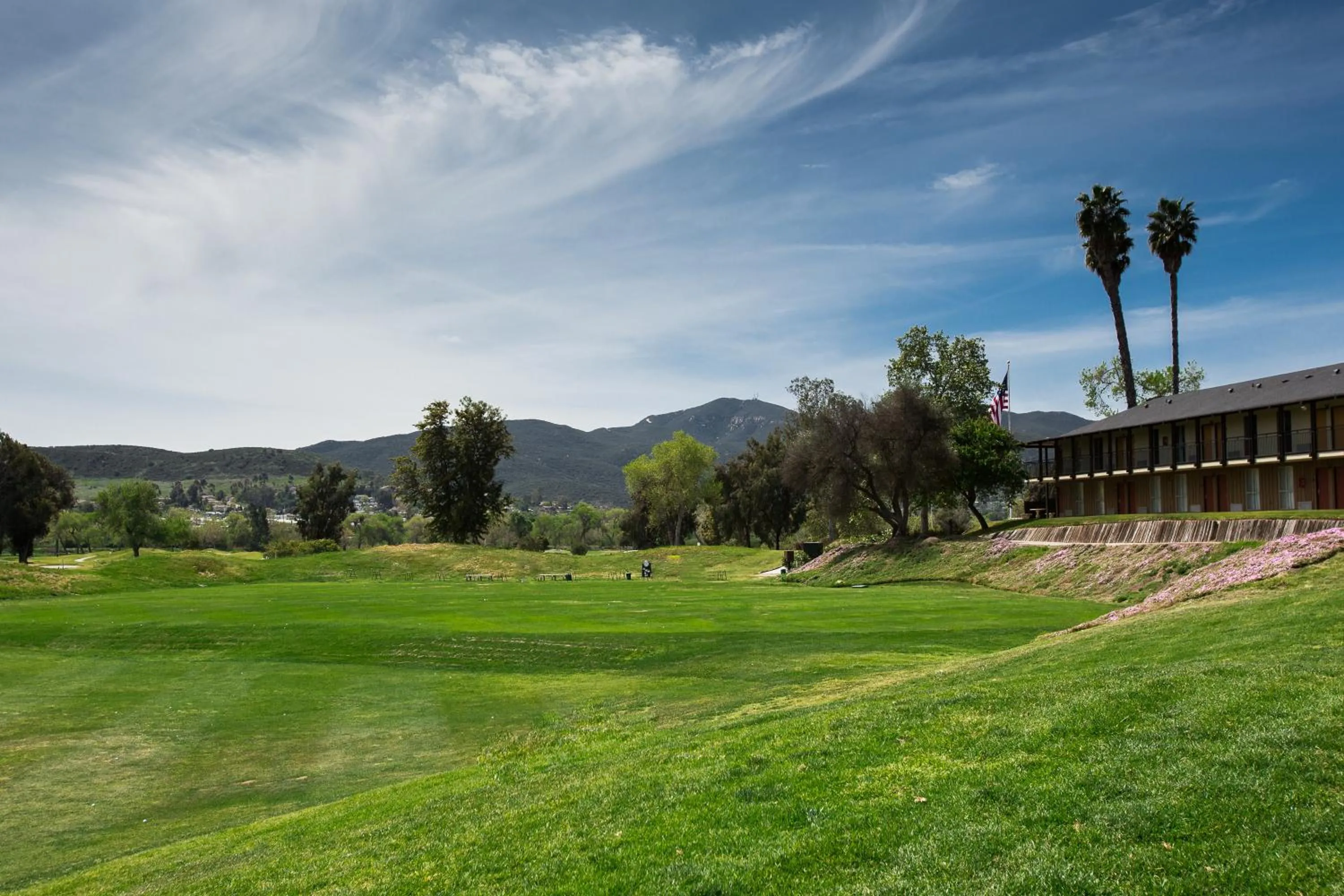 Day in Carlton Oaks Lodge, an Ascend Collection Hotel