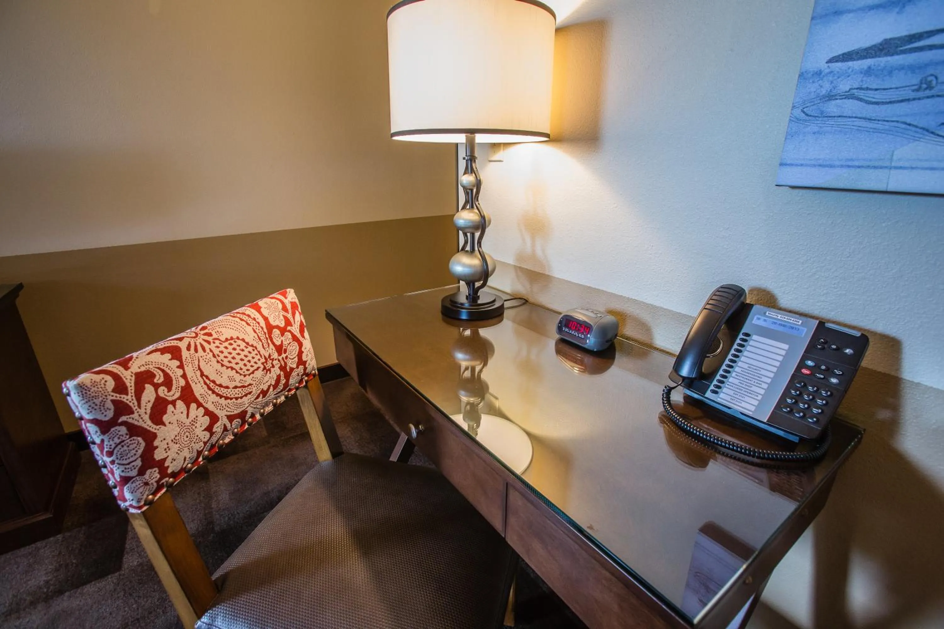 Decorative detail in Carlton Oaks Lodge, an Ascend Collection Hotel