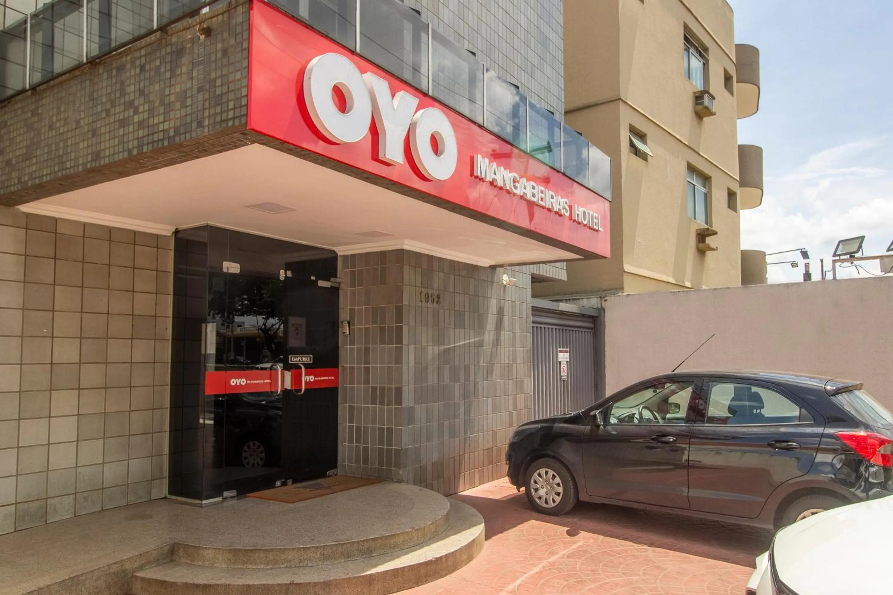Facade/entrance in Mangabeiras Hotel