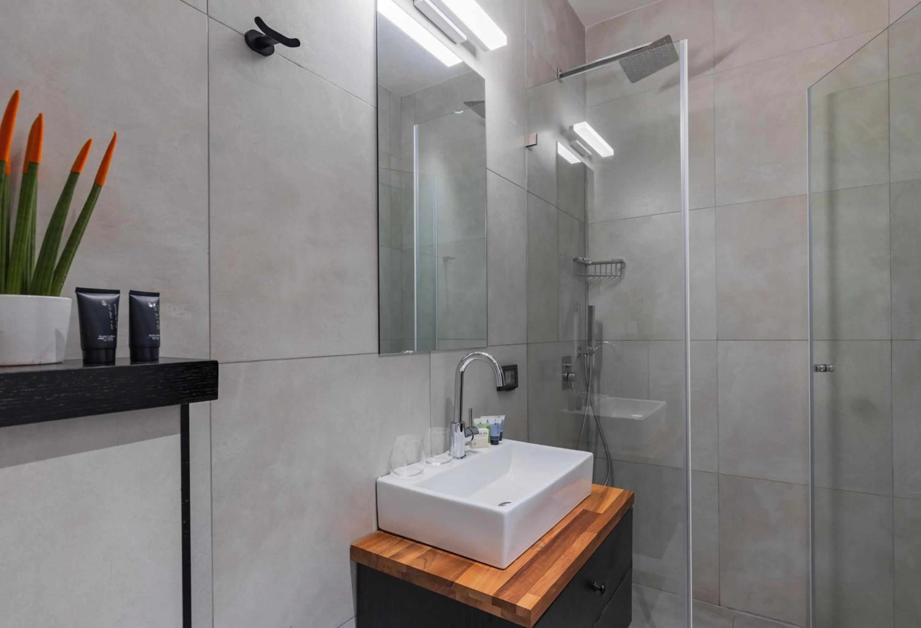 Shower in Kalvin Boutique Hotel by Levinsky Market Tel-Aviv