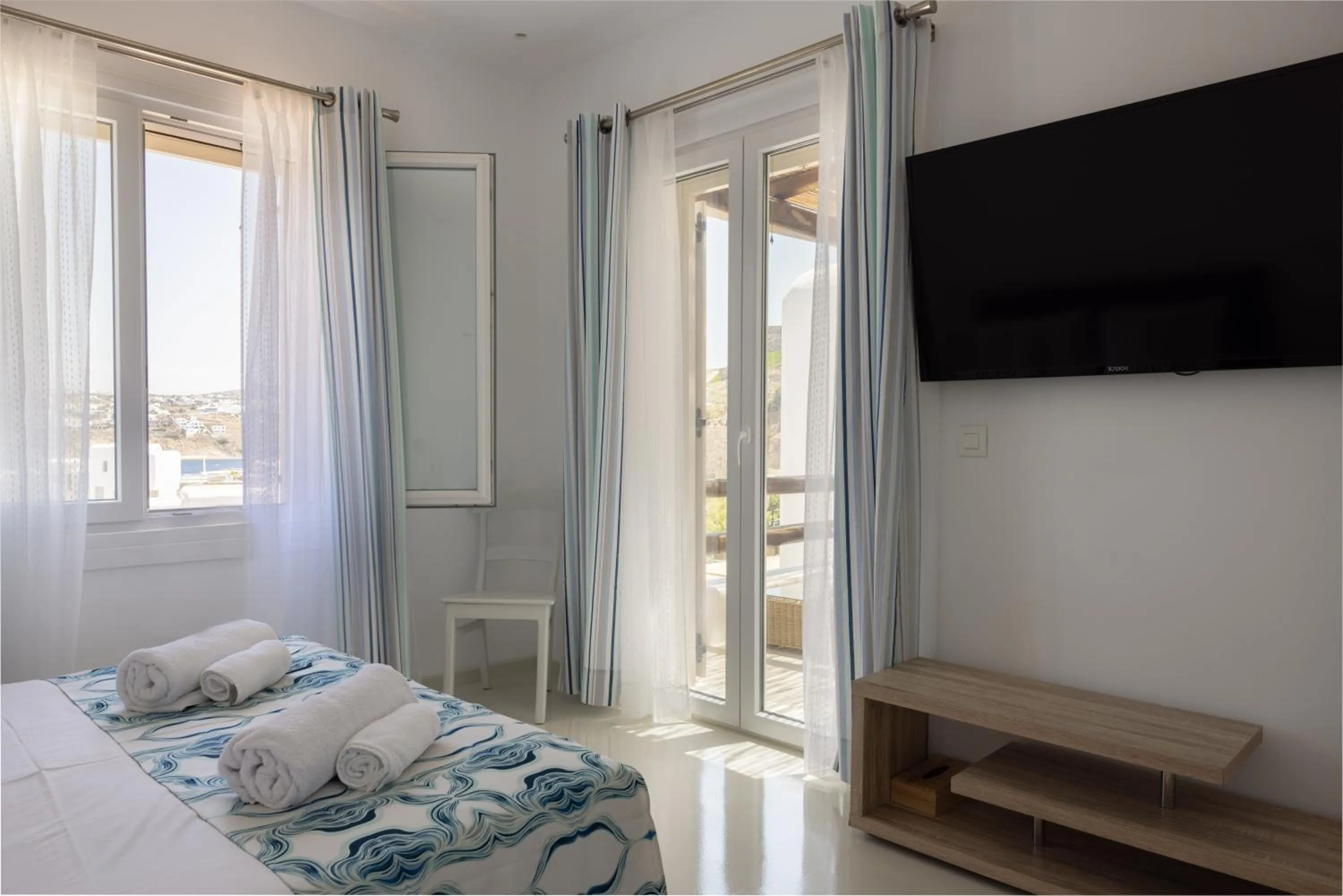 Balcony/Terrace, Bed in Amaris Mykonian Residence