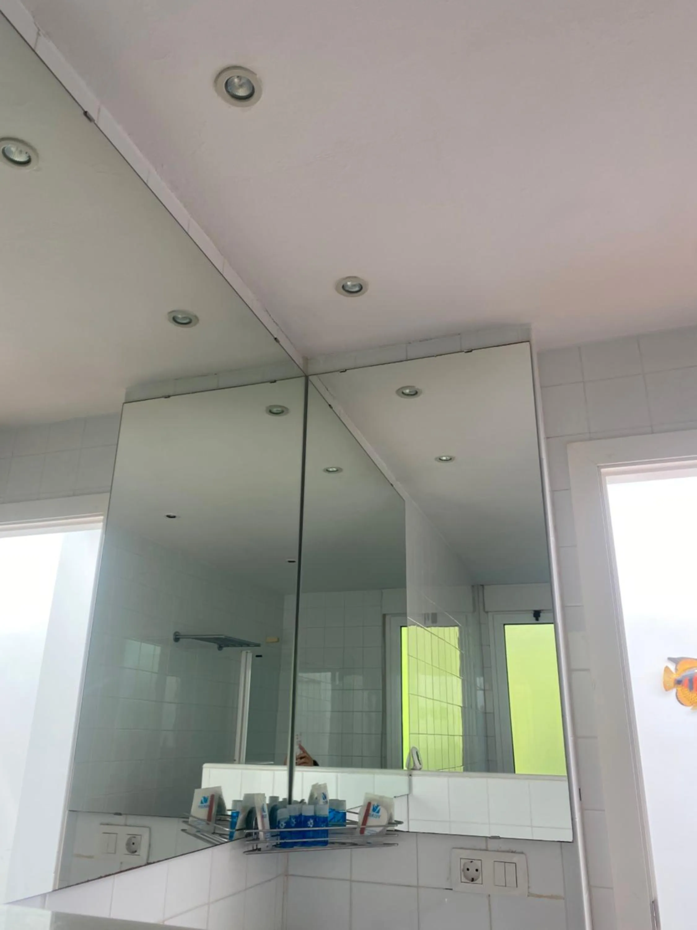 Shower in Travel Habitat Benicassim