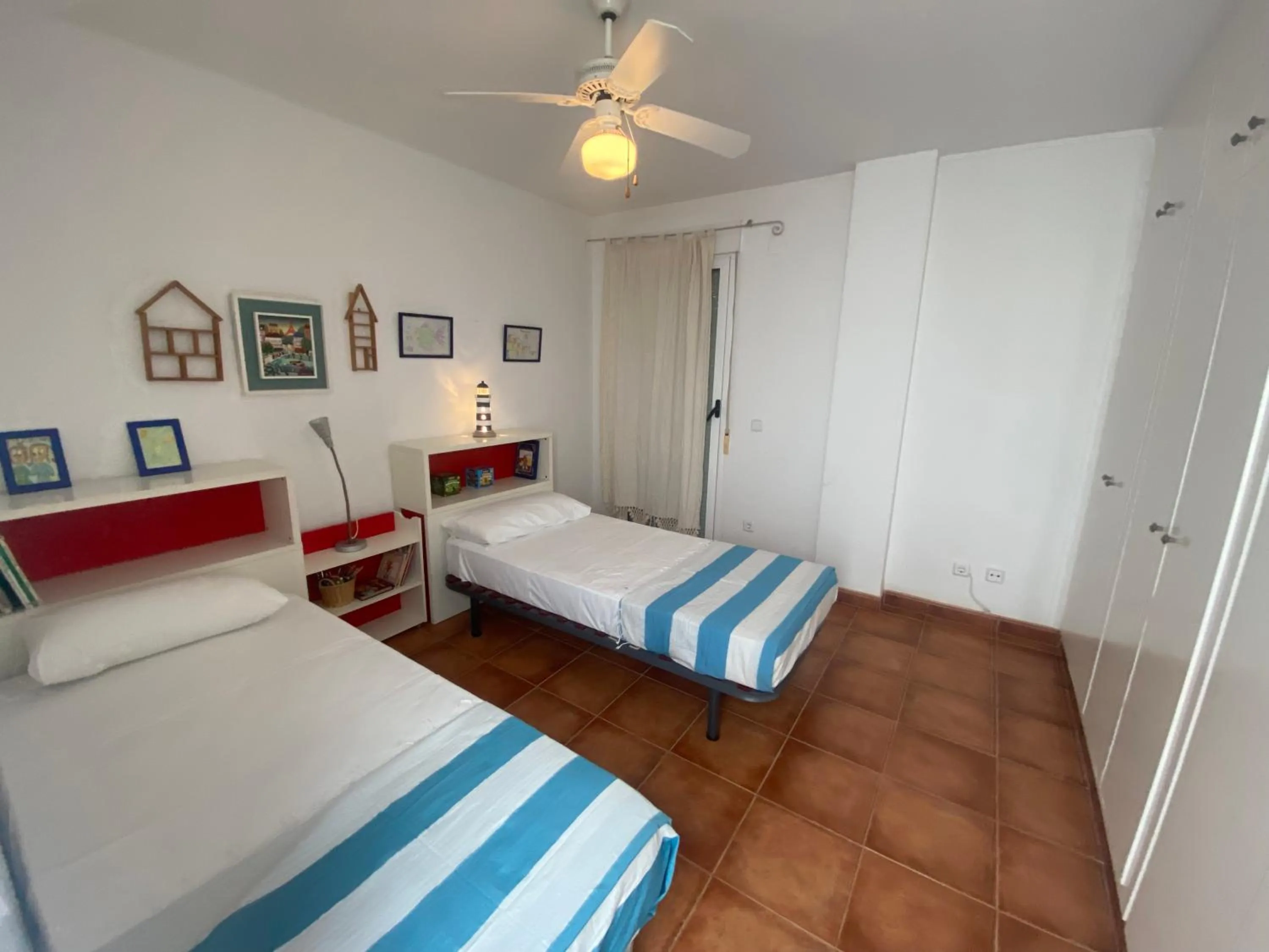 Bed in Travel Habitat Benicassim