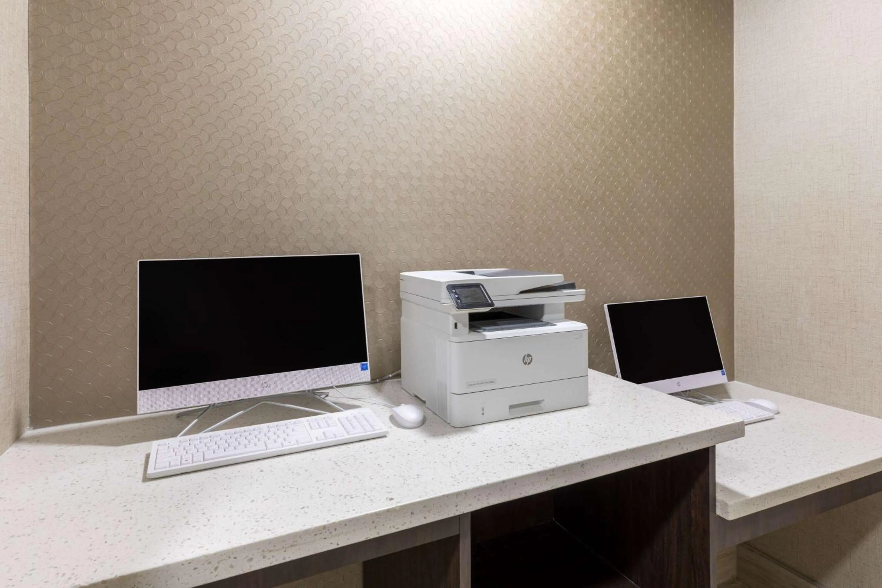 Business facilities in La Quinta by Wyndham New Braunfels