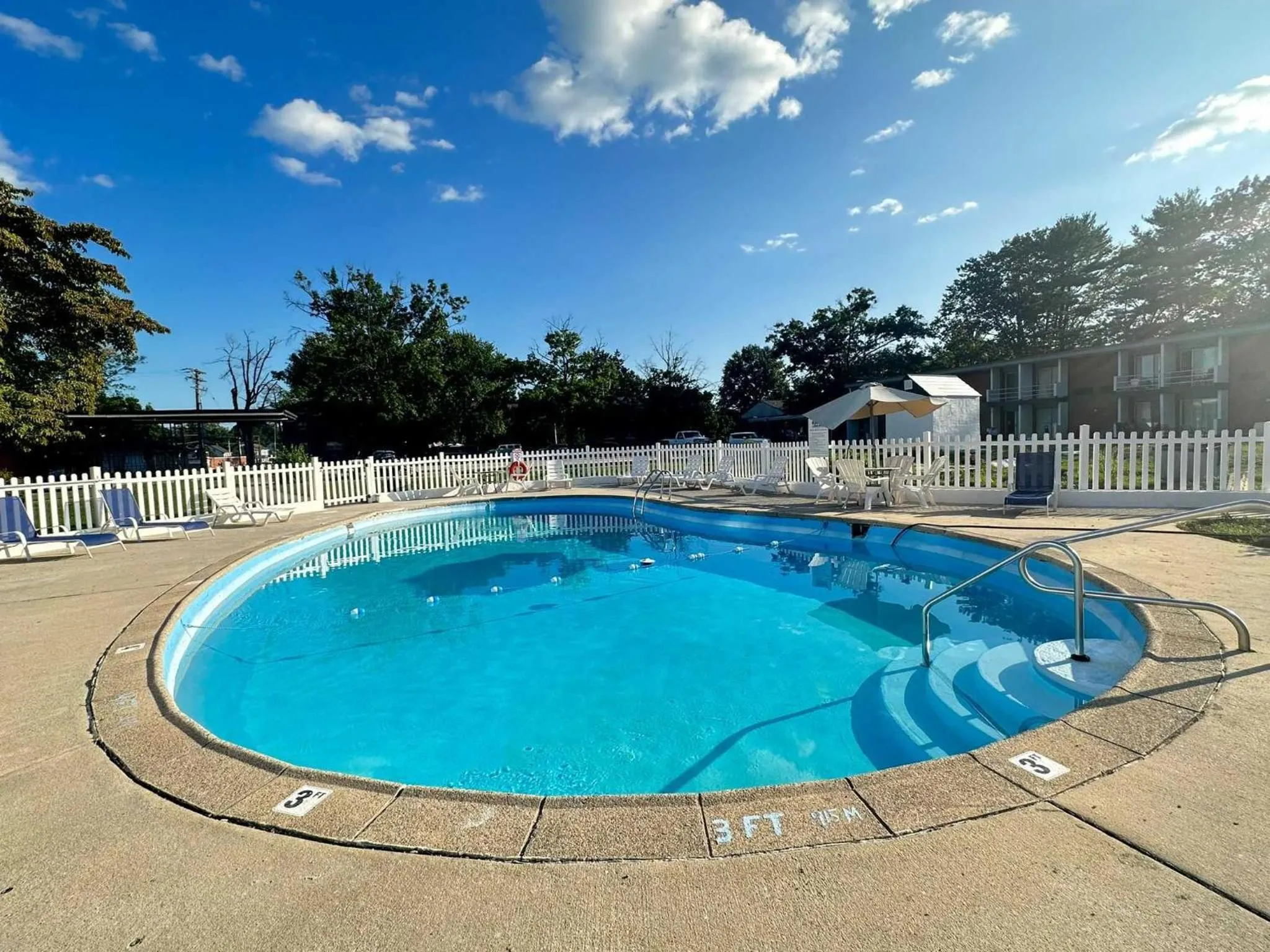 Swimming pool in Inn at Lebanon - Hershey & Manheim area