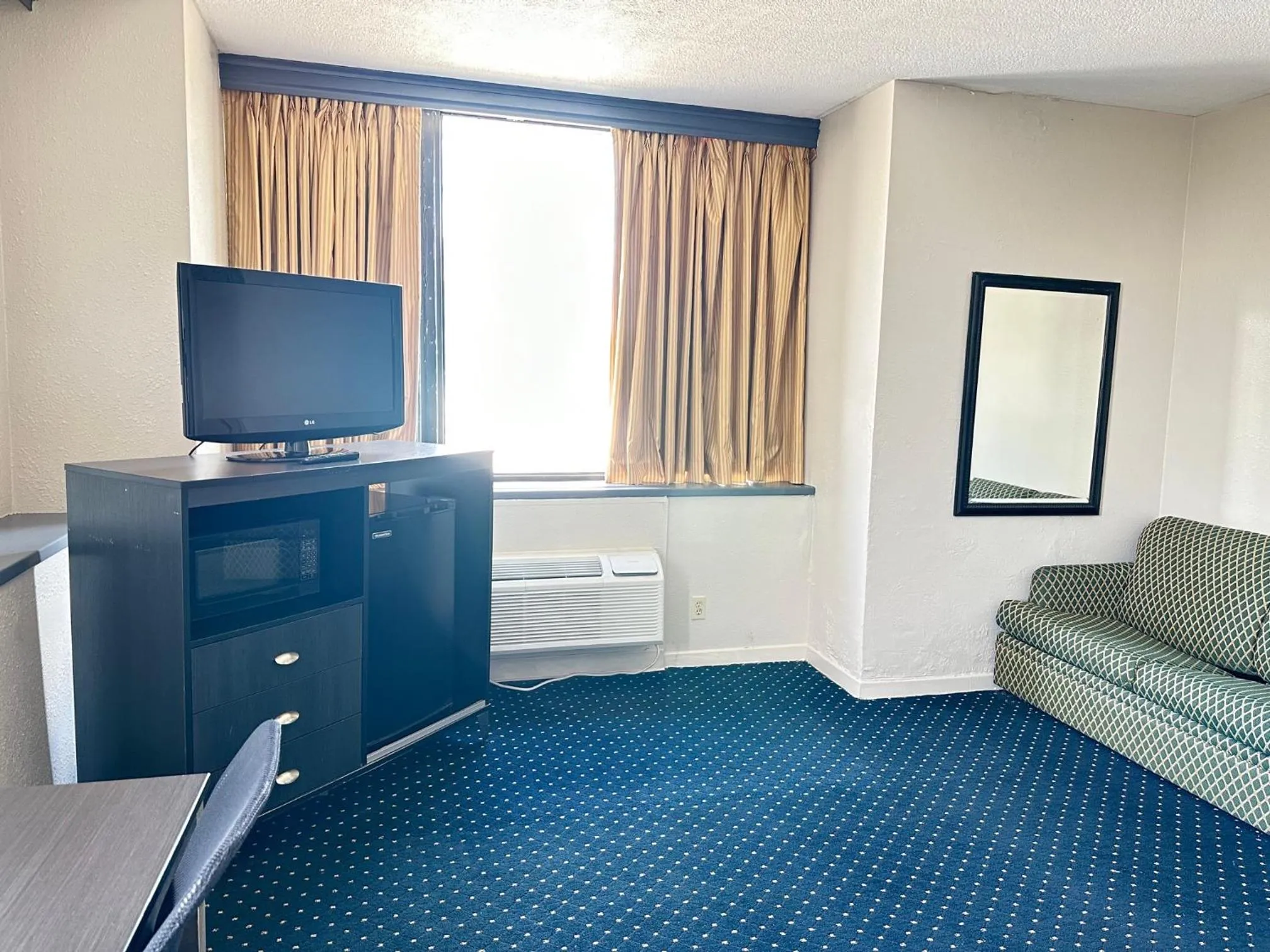 TV and multimedia in Inn at Lebanon - Hershey & Manheim area