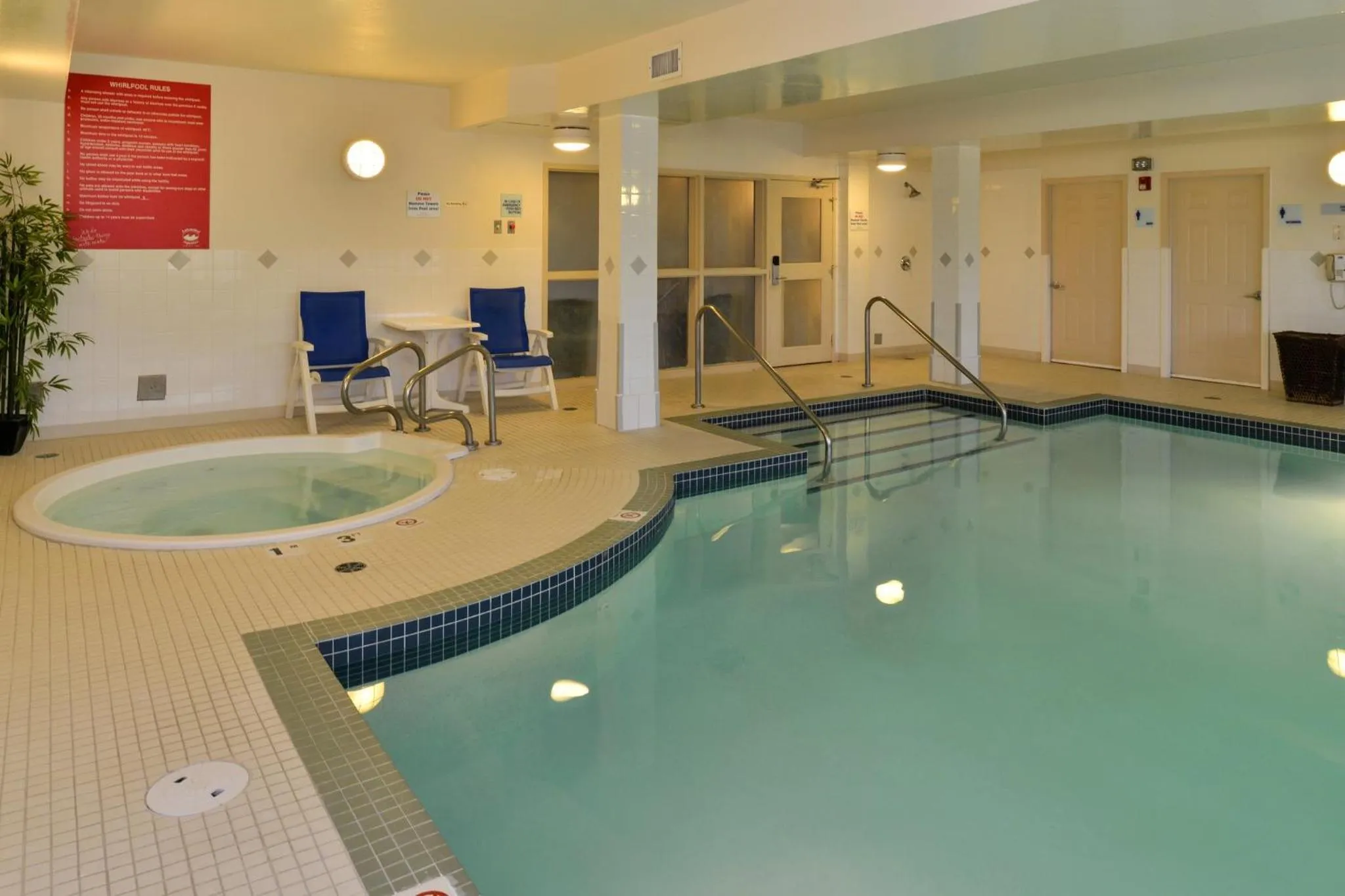Swimming pool in Holiday Inn Express Edmonton North by IHG