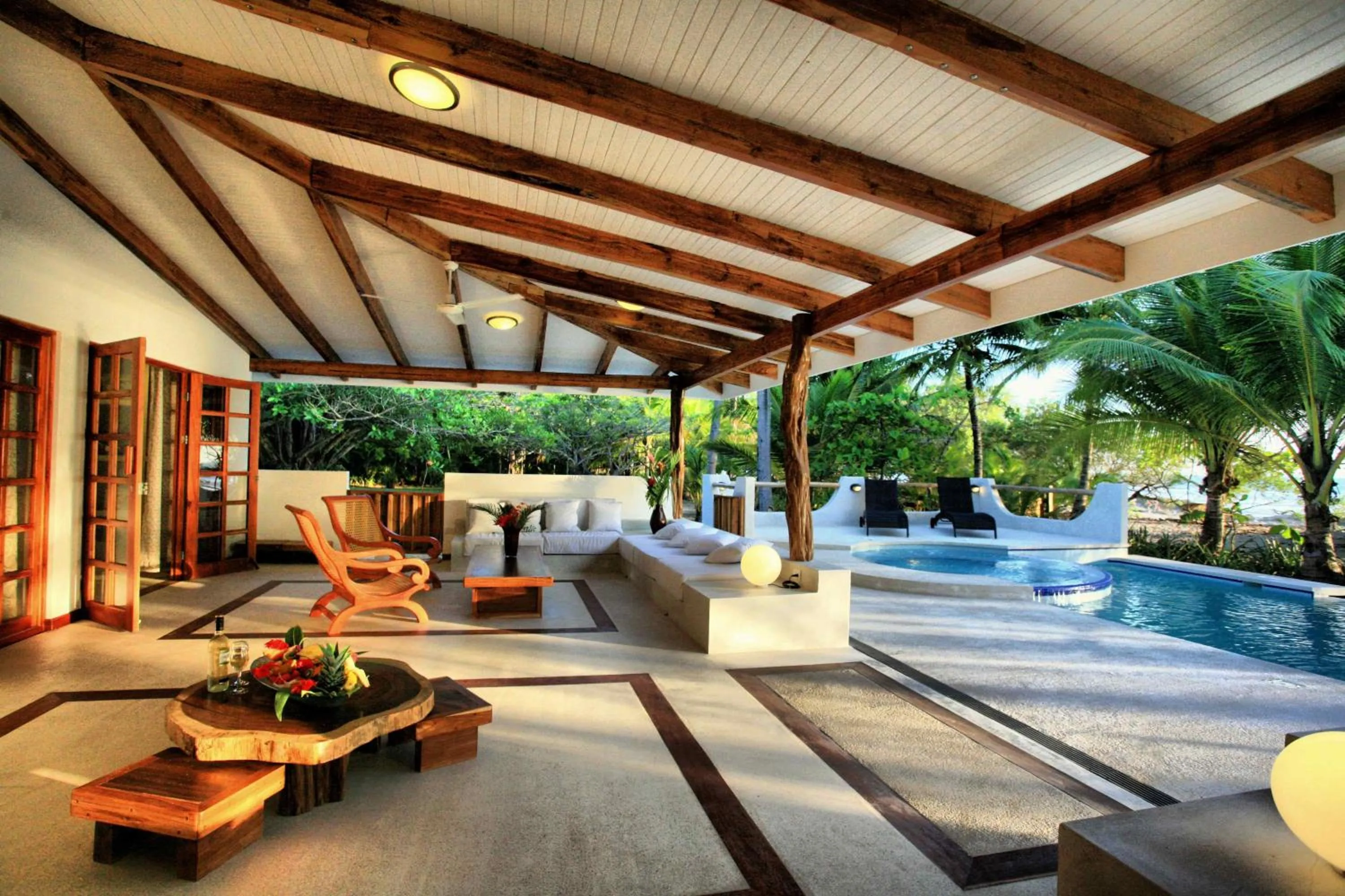 Patio in Hotel Tropico Latino