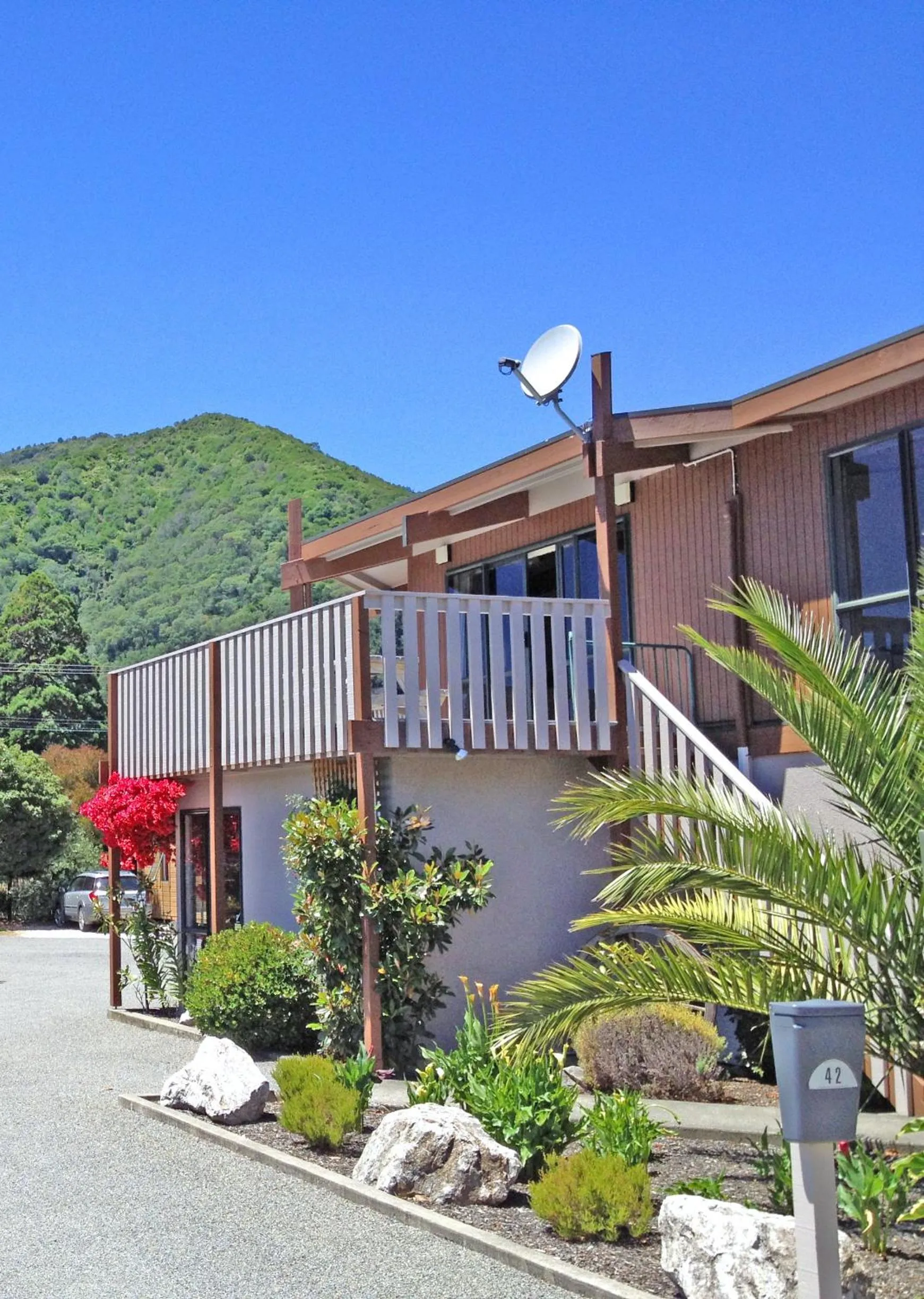 Facade/entrance in Picton Campervan Park