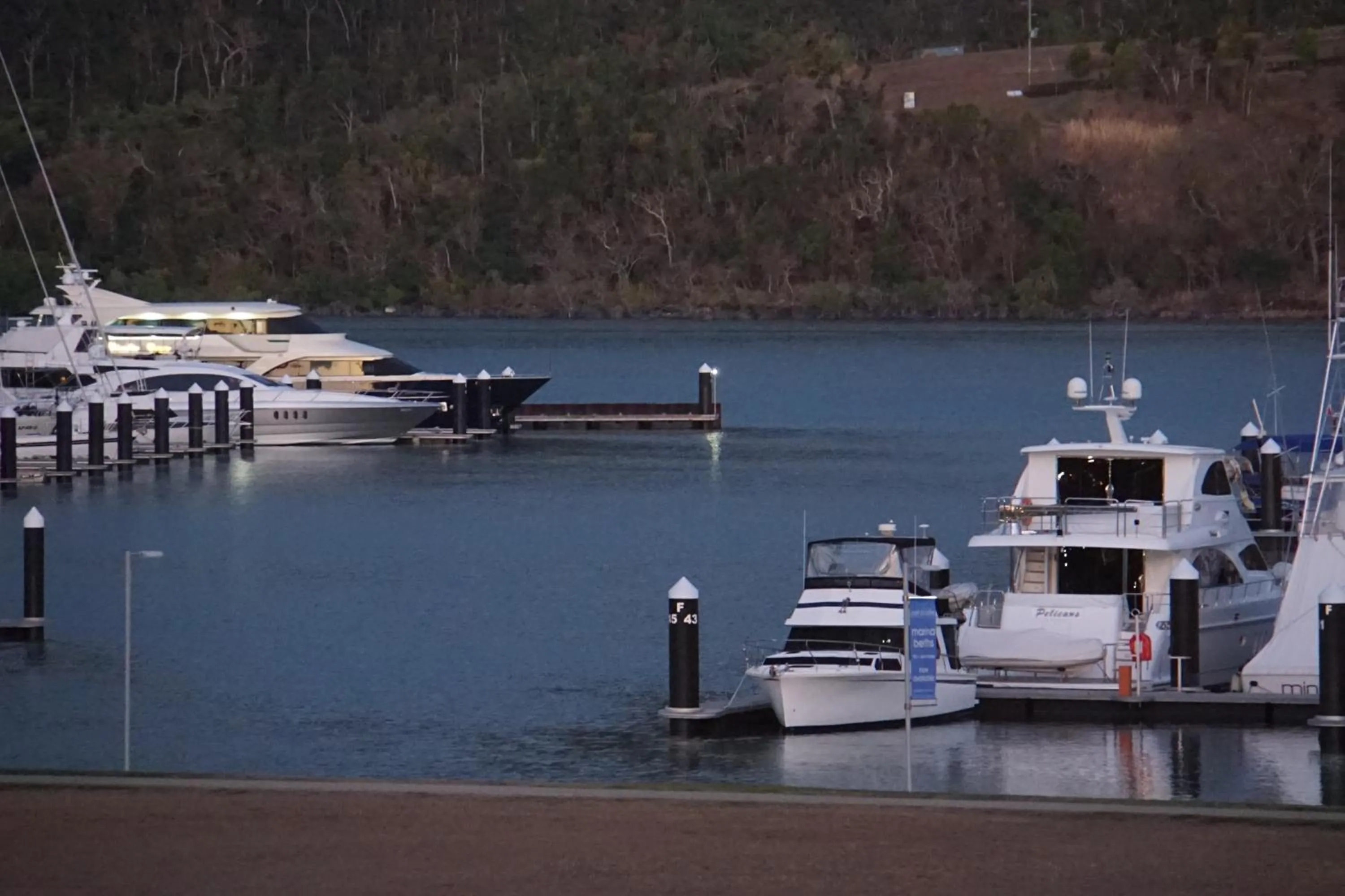 Neighbourhood in Airlie Seaview Apartments